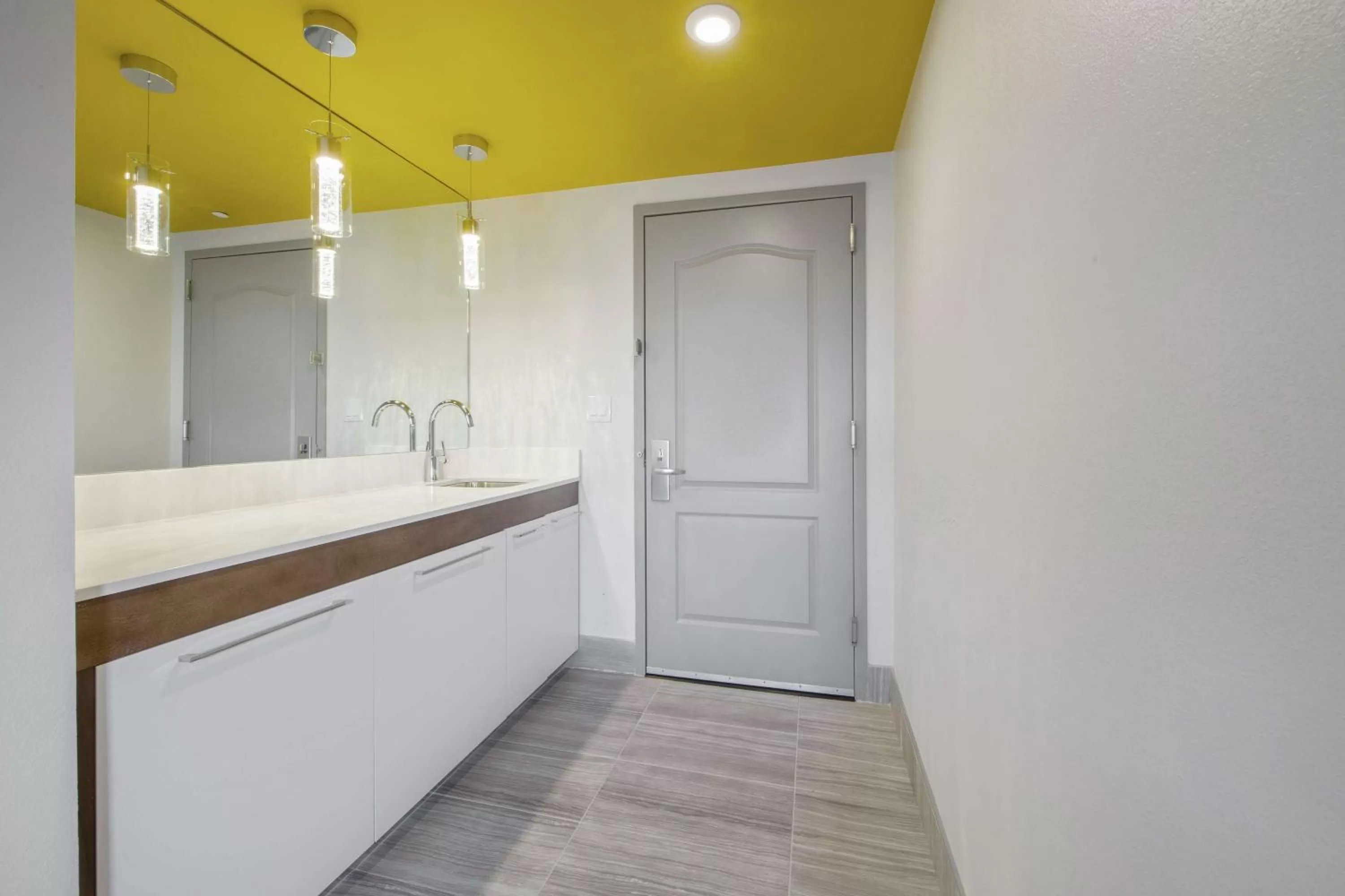 Living room in Hampton Inn & Suites Raleigh-Durham Airport-Brier Creek