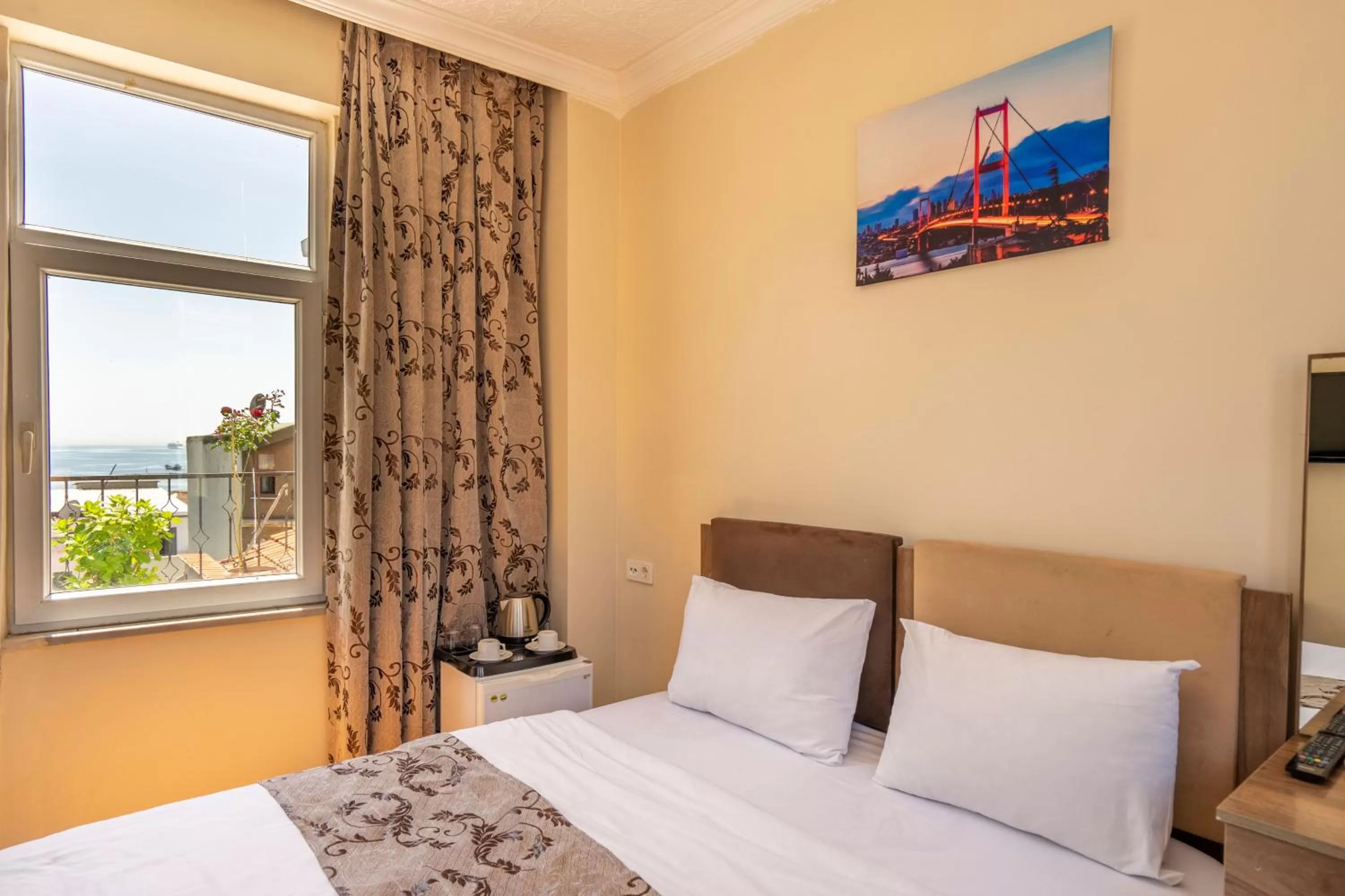 Bed in Hotel Gedikpasa Family