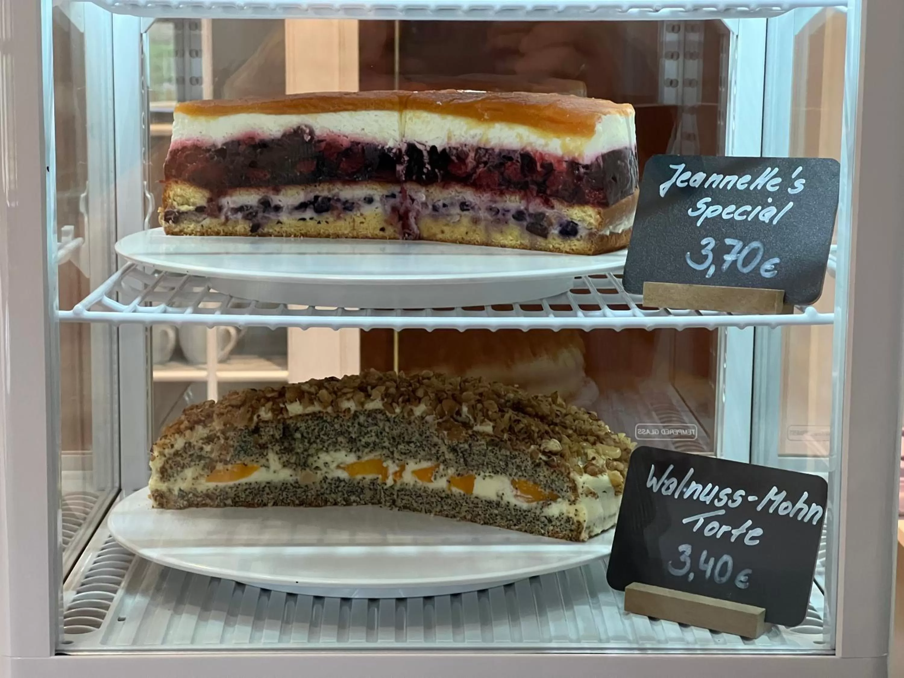 Restaurant/places to eat in Landhotel Der Distelhof mit Scheunencafé