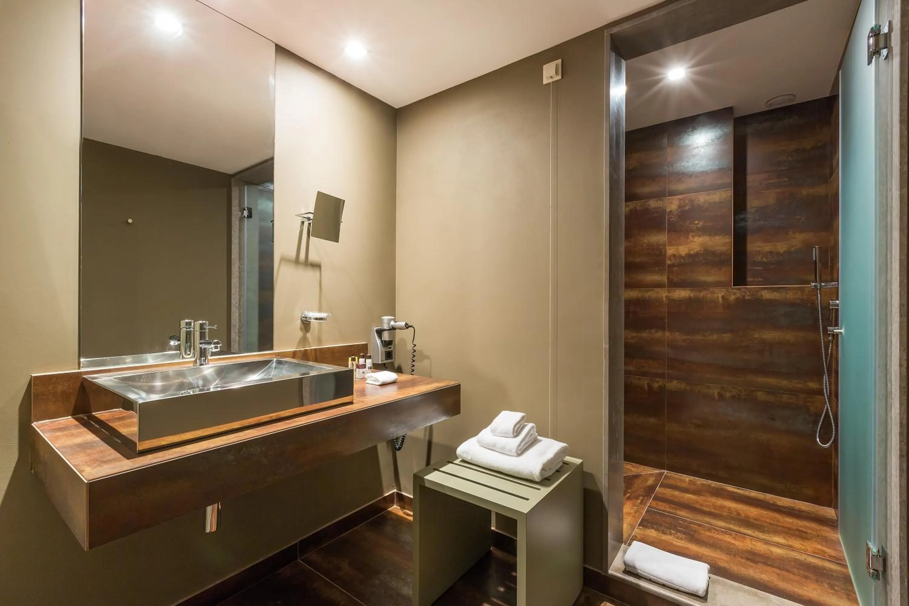 Family Suite with Sea View - All Inclusive (2 Adults + 2 Children) in Salgados Palace