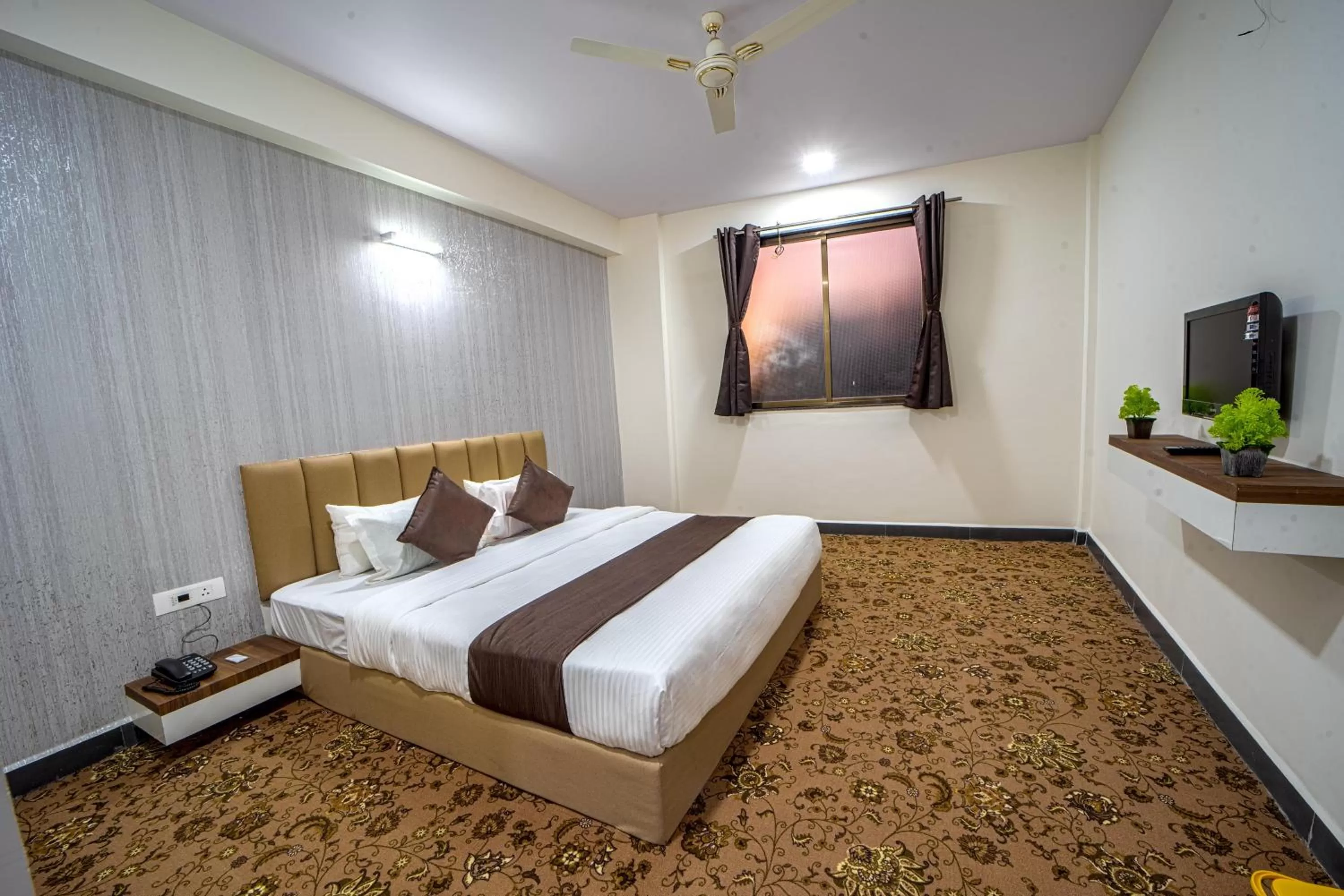 Bedroom, Bed in Hotel Jurkis, Kolhapur