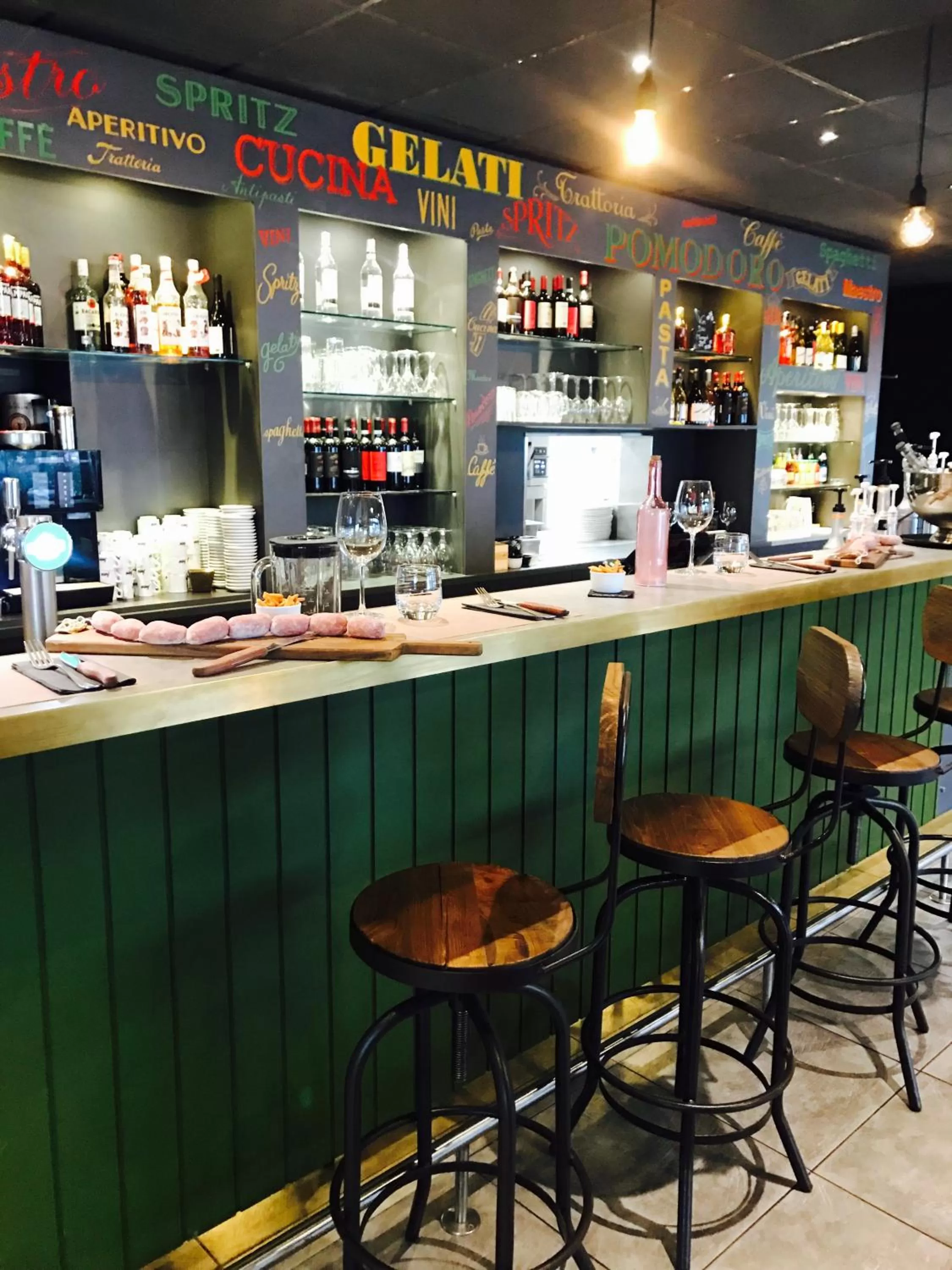 Lounge or bar in ibis Bordeaux Pessac Route des Vins