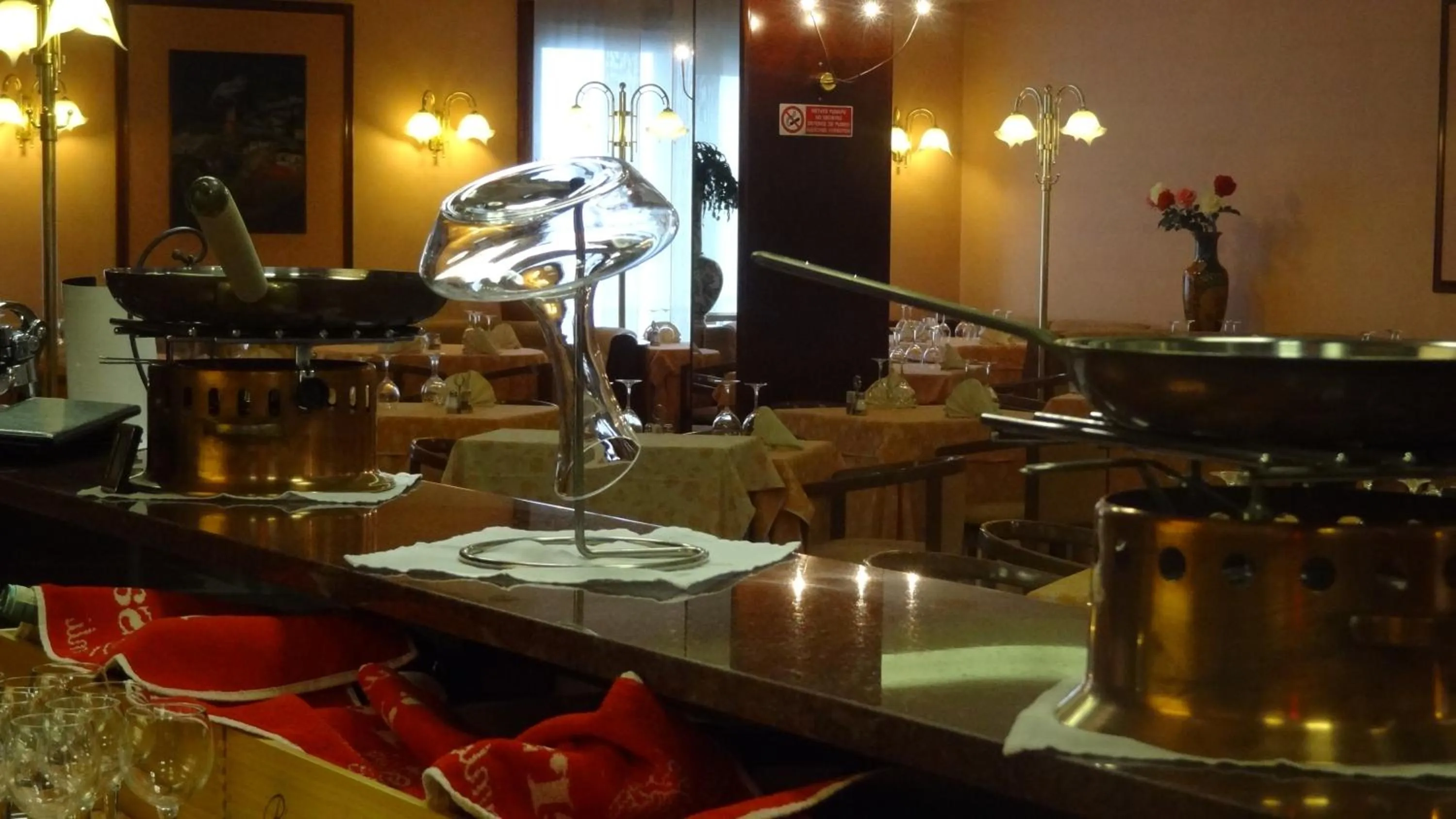 Restaurant/places to eat in Le Gronde