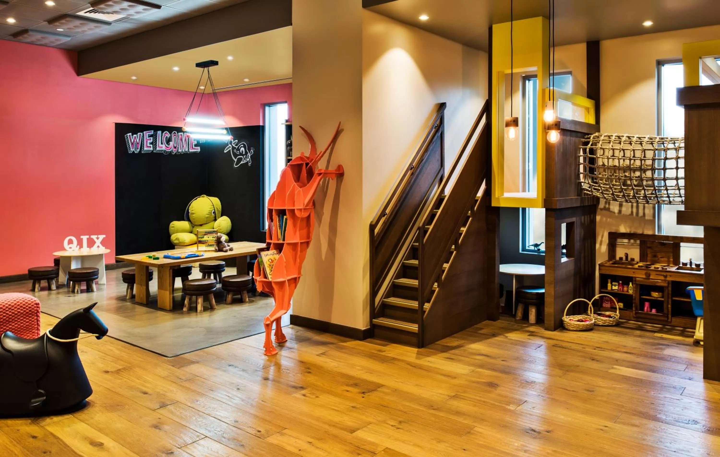 Area and facilities in Address Dubai Mall