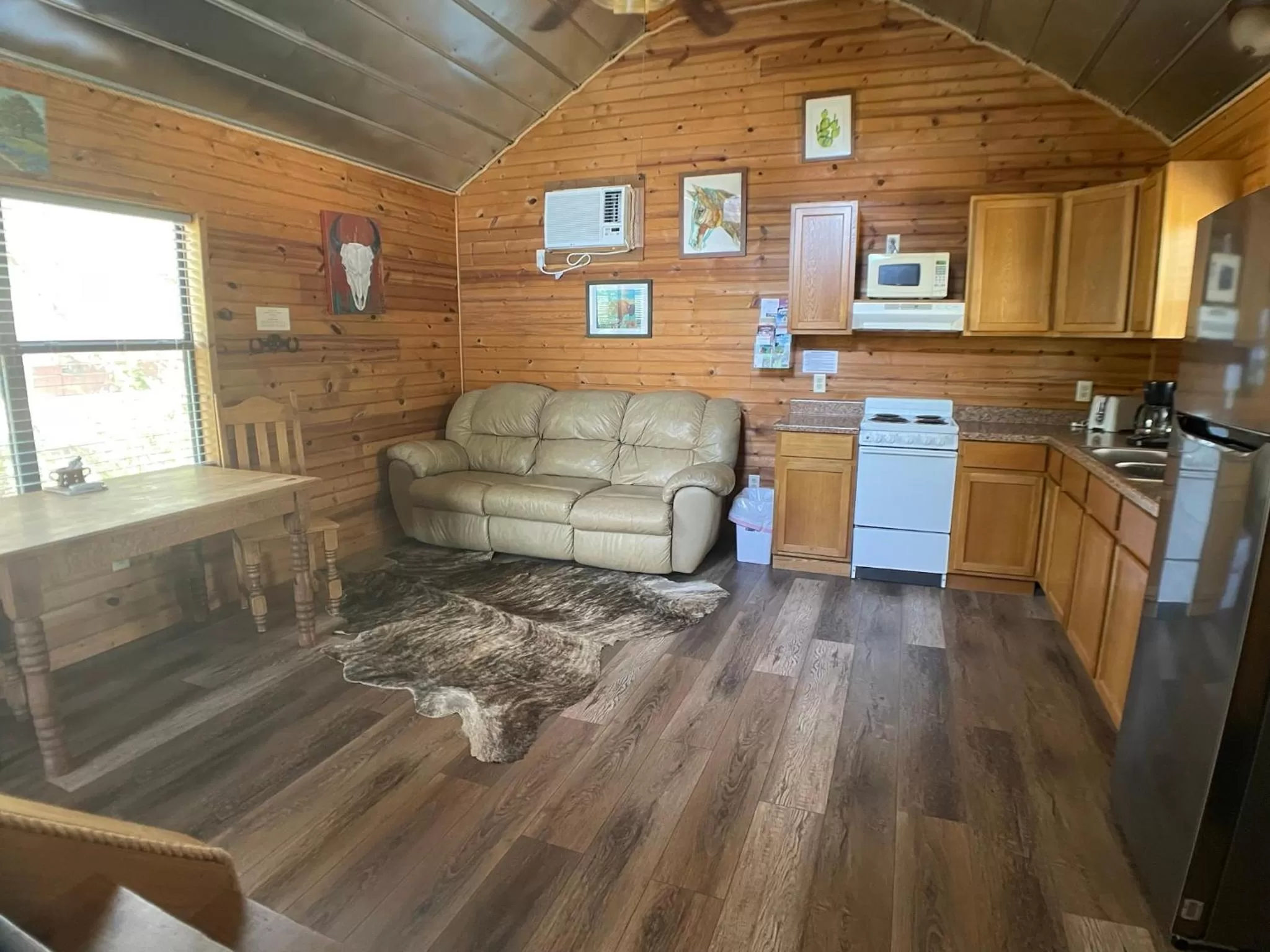 Living room, Seating Area in Walnut Canyon Cabins