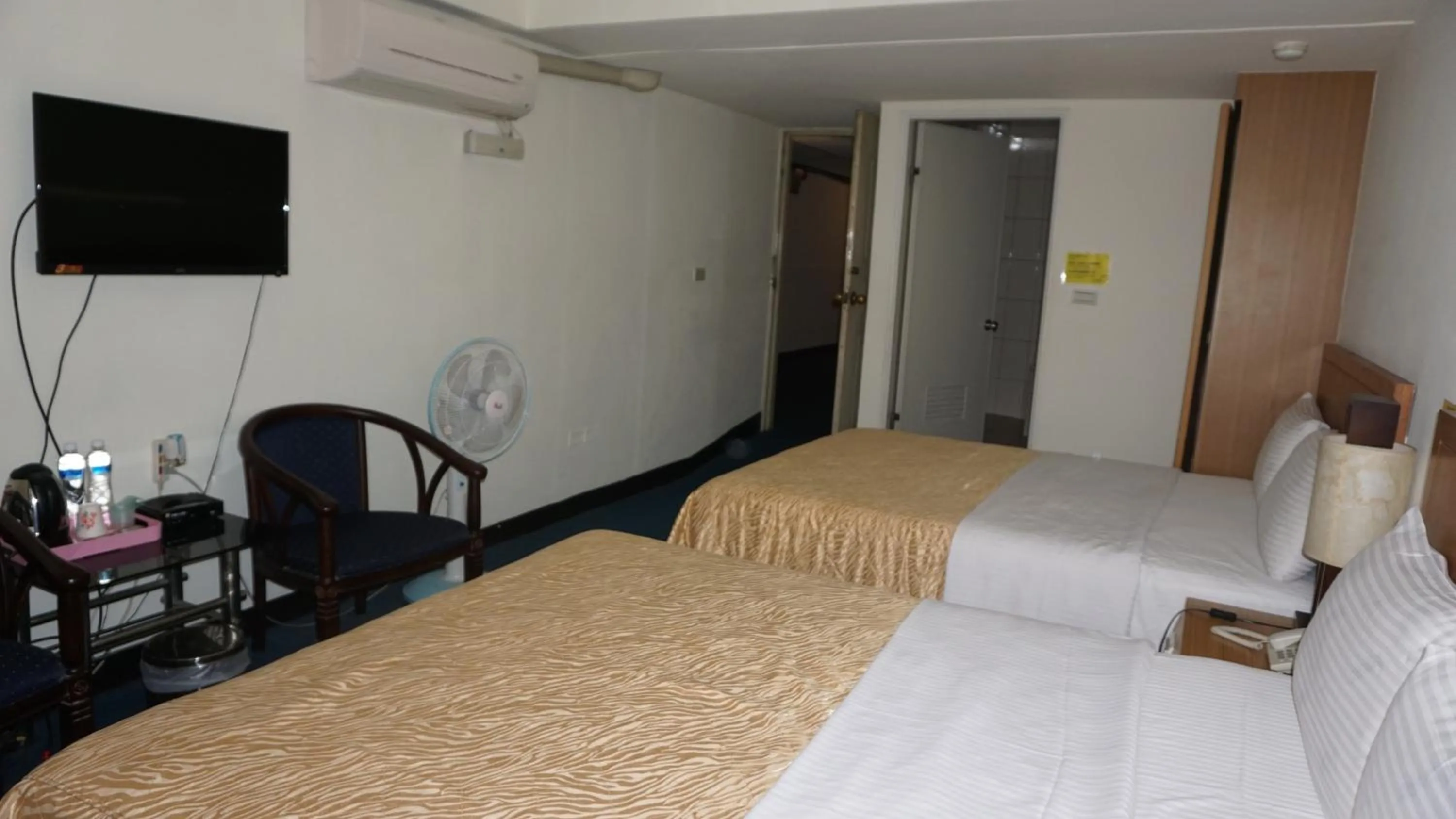 Bed in Chian Huei Business Hotel