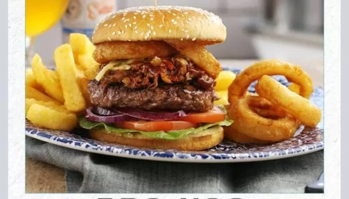 Food in The Hatchet Inn Wetherspoon