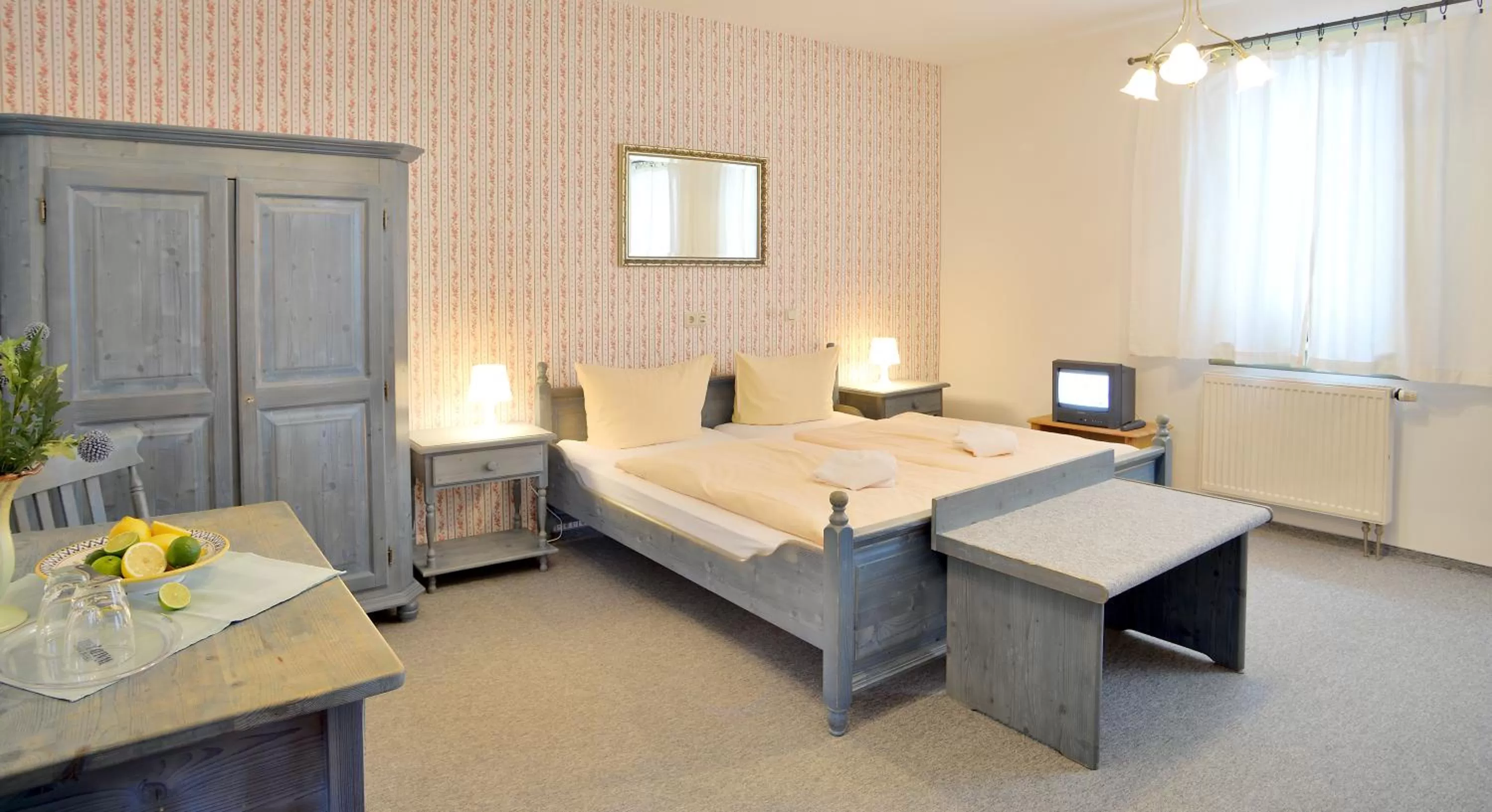 Photo of the whole room, Bed in Grünes Tor