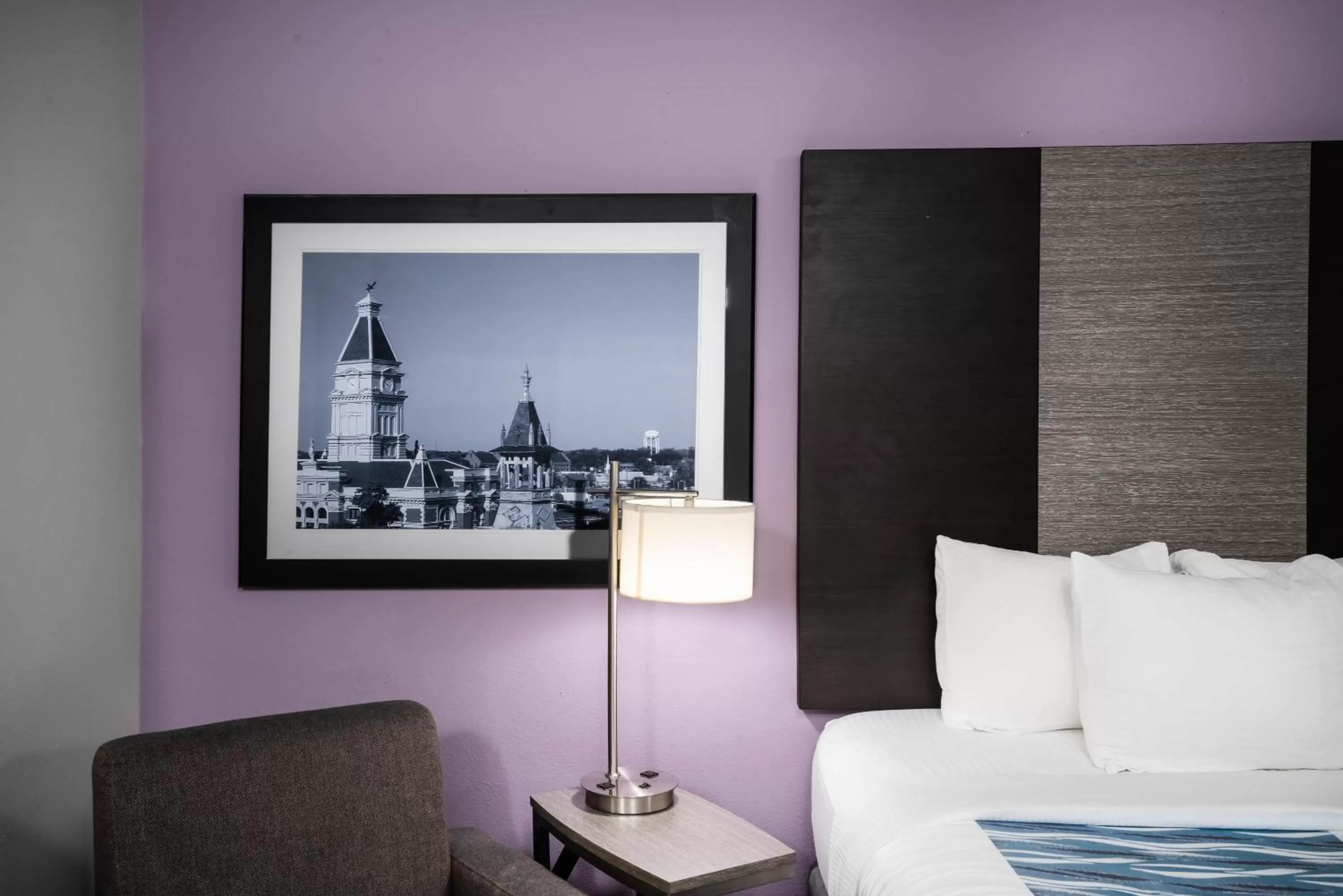 Bed in La Quinta by Wyndham Clarksville