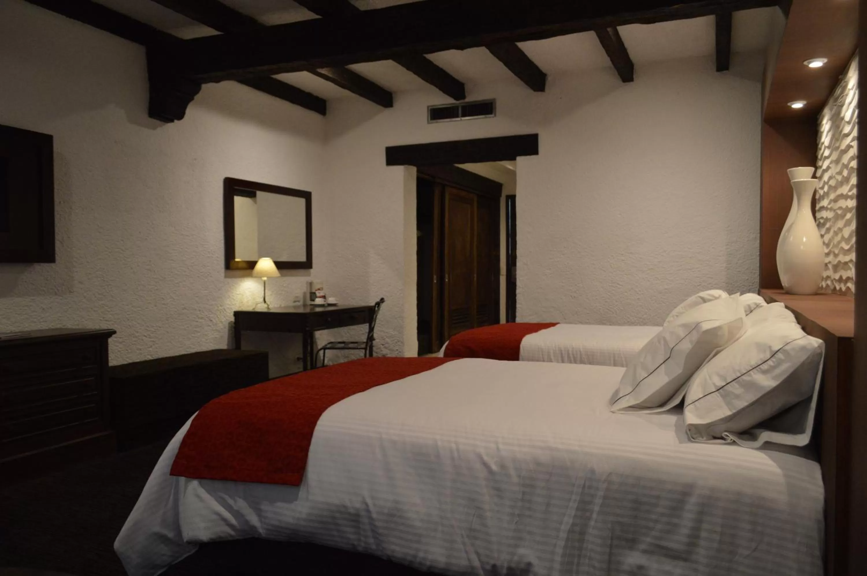 Photo of the whole room, Bed in Radisson Hotel Tapatio Guadalajara Aeropuerto