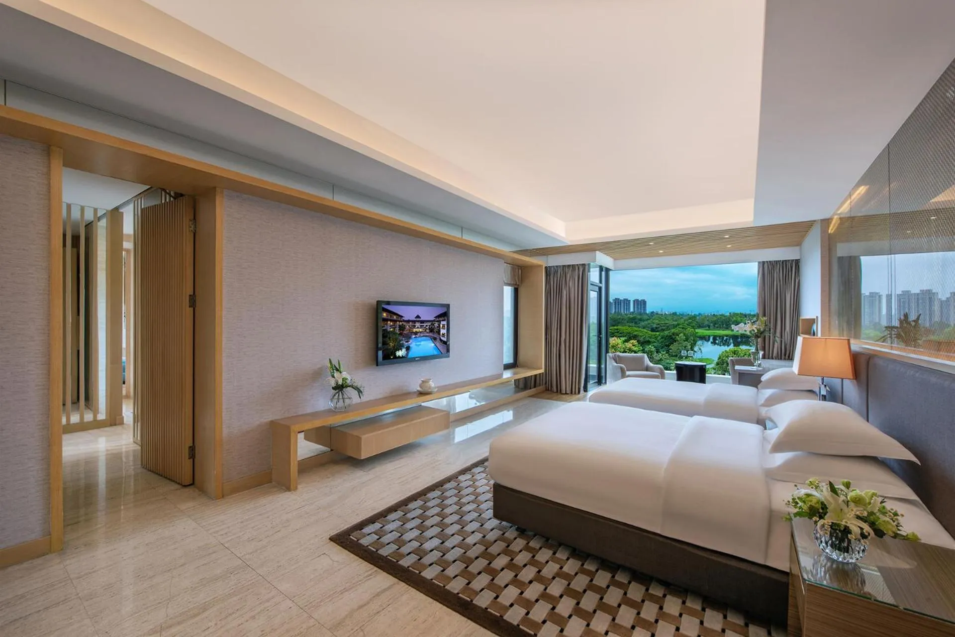 Bedroom, Bed in Mission Hills Hotel Resorts Shenzhen