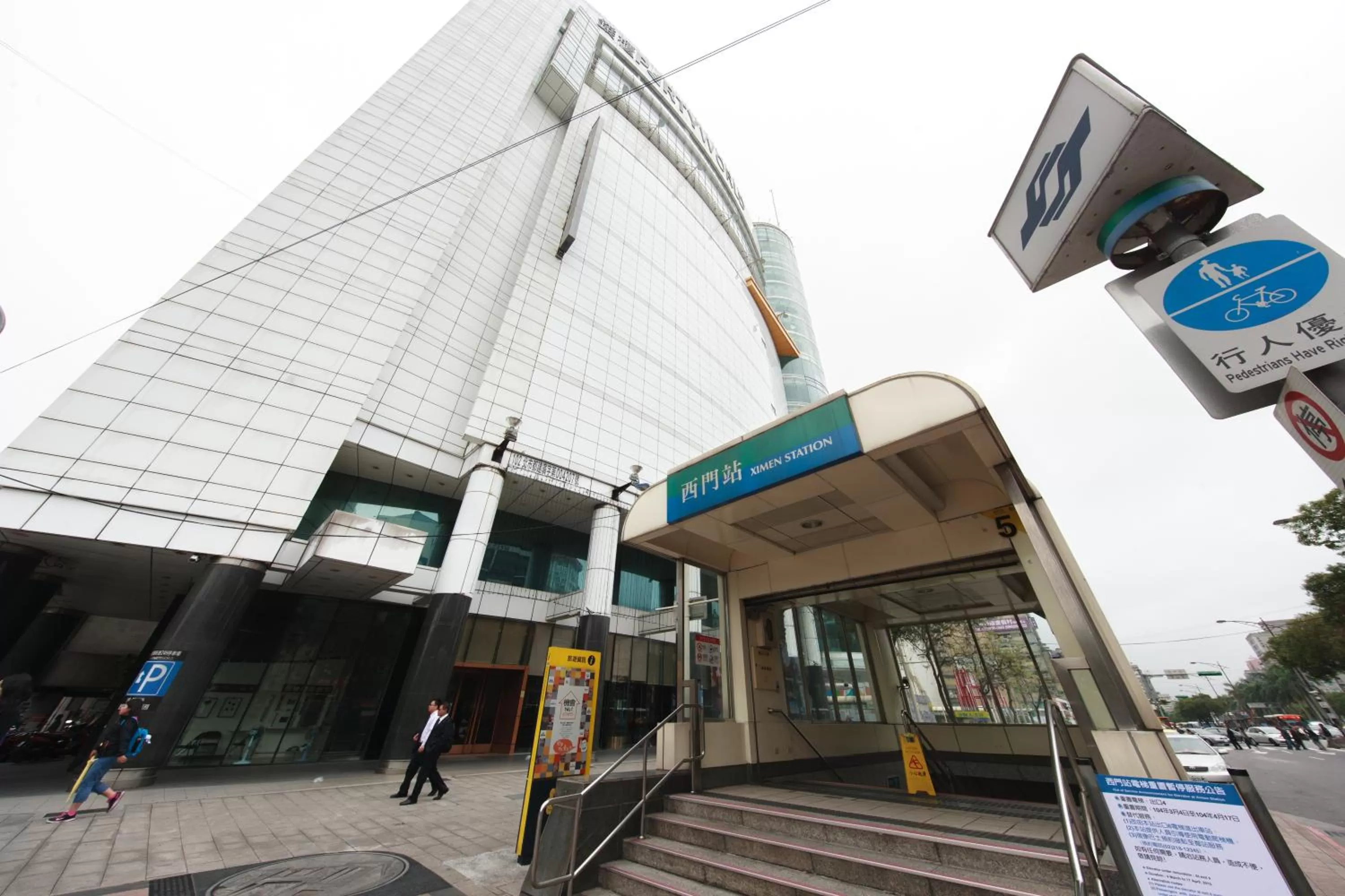 Nearby landmark in Hotel Midtown Richardson