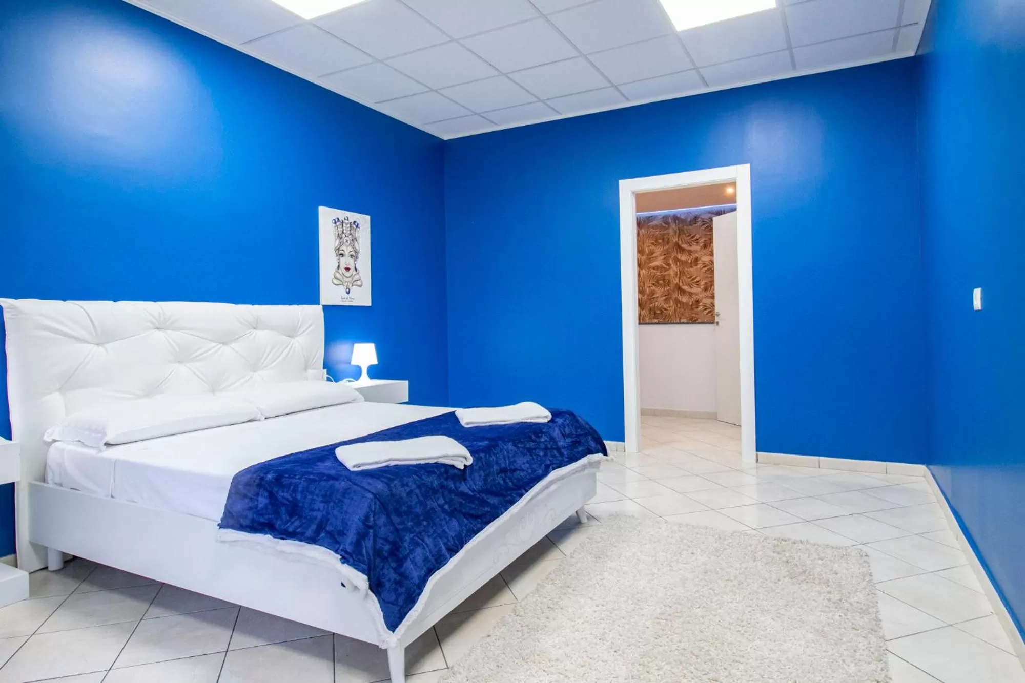 Bed in Royal Playa Suite and Apartament -private parking- self chek out