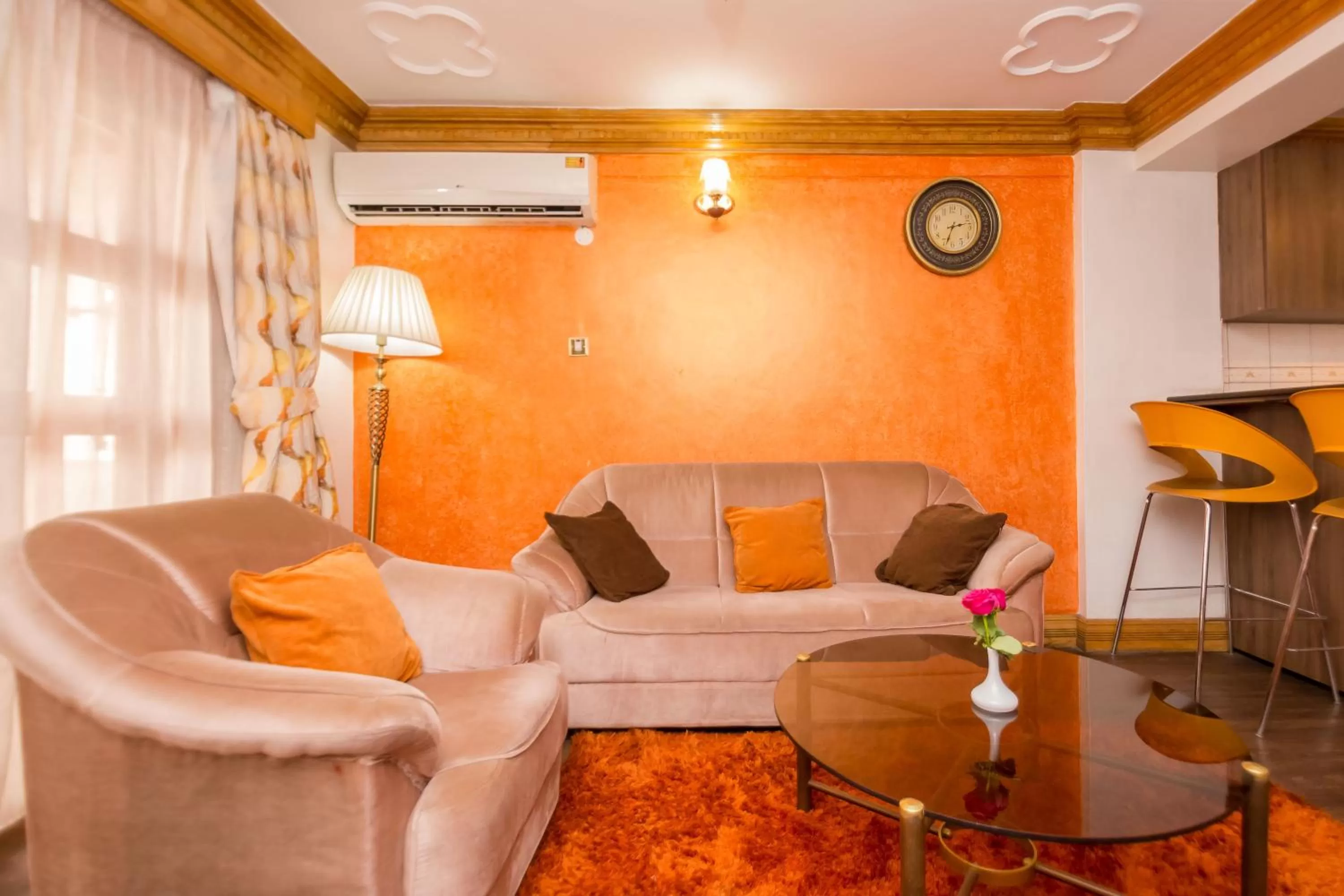 Living room in Marble Arch Hotel