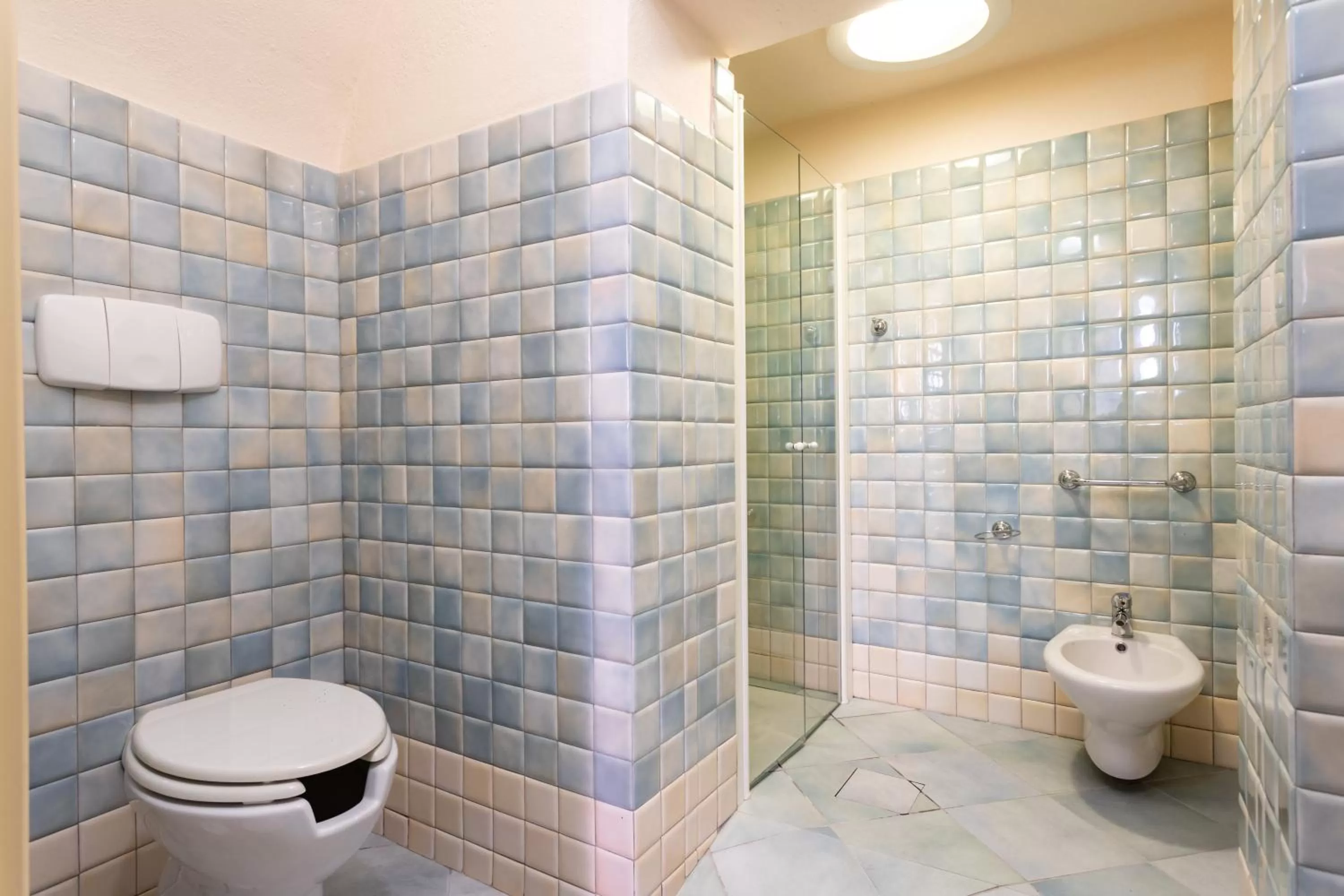 Shower, Bathroom in Locanda di Corte