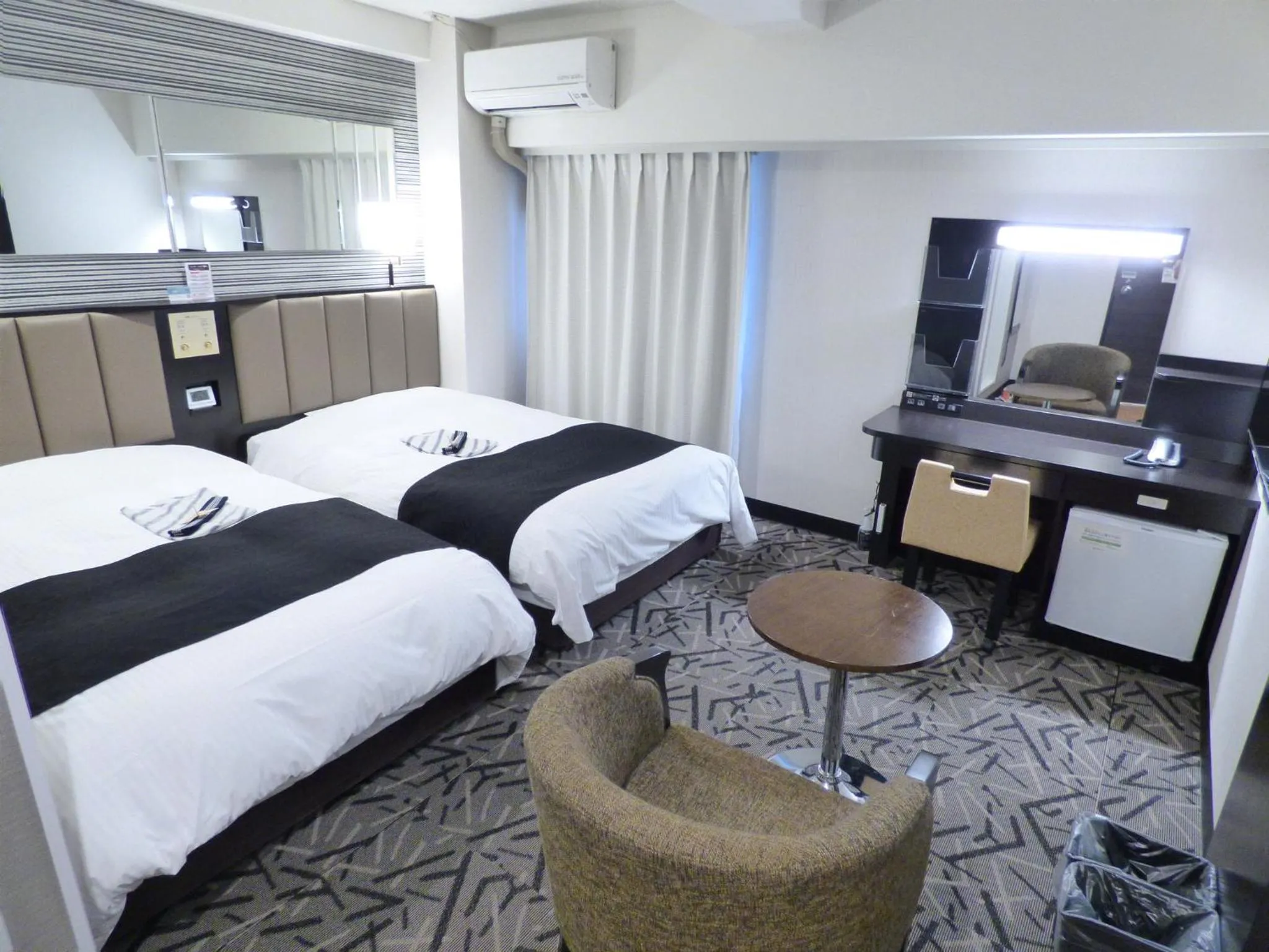 Photo of the whole room, Bed in APA Hotel Takamatsu Kawaramachi