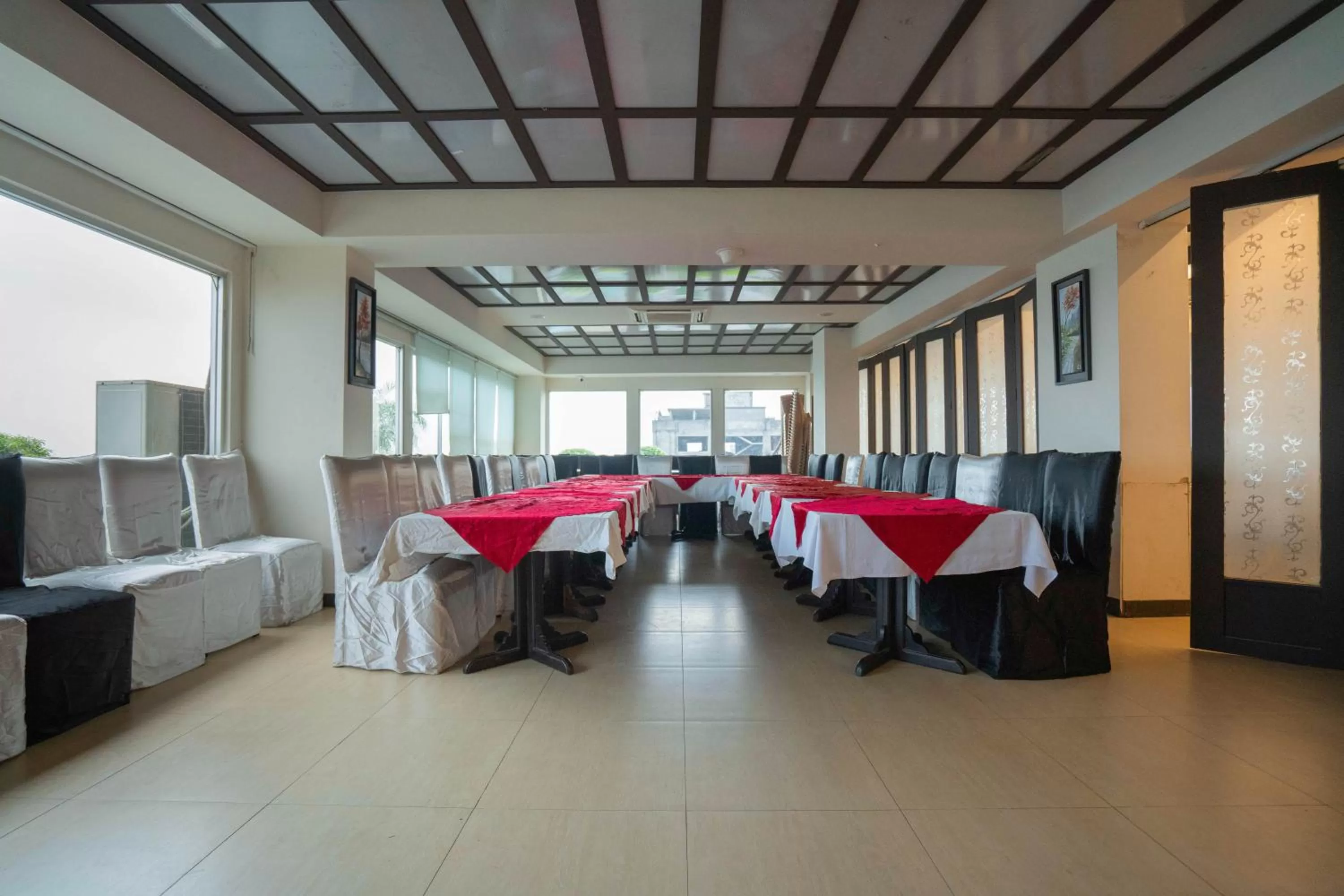 Restaurant/places to eat, Banquet Facilities in Central Inn Dhaka City Centre