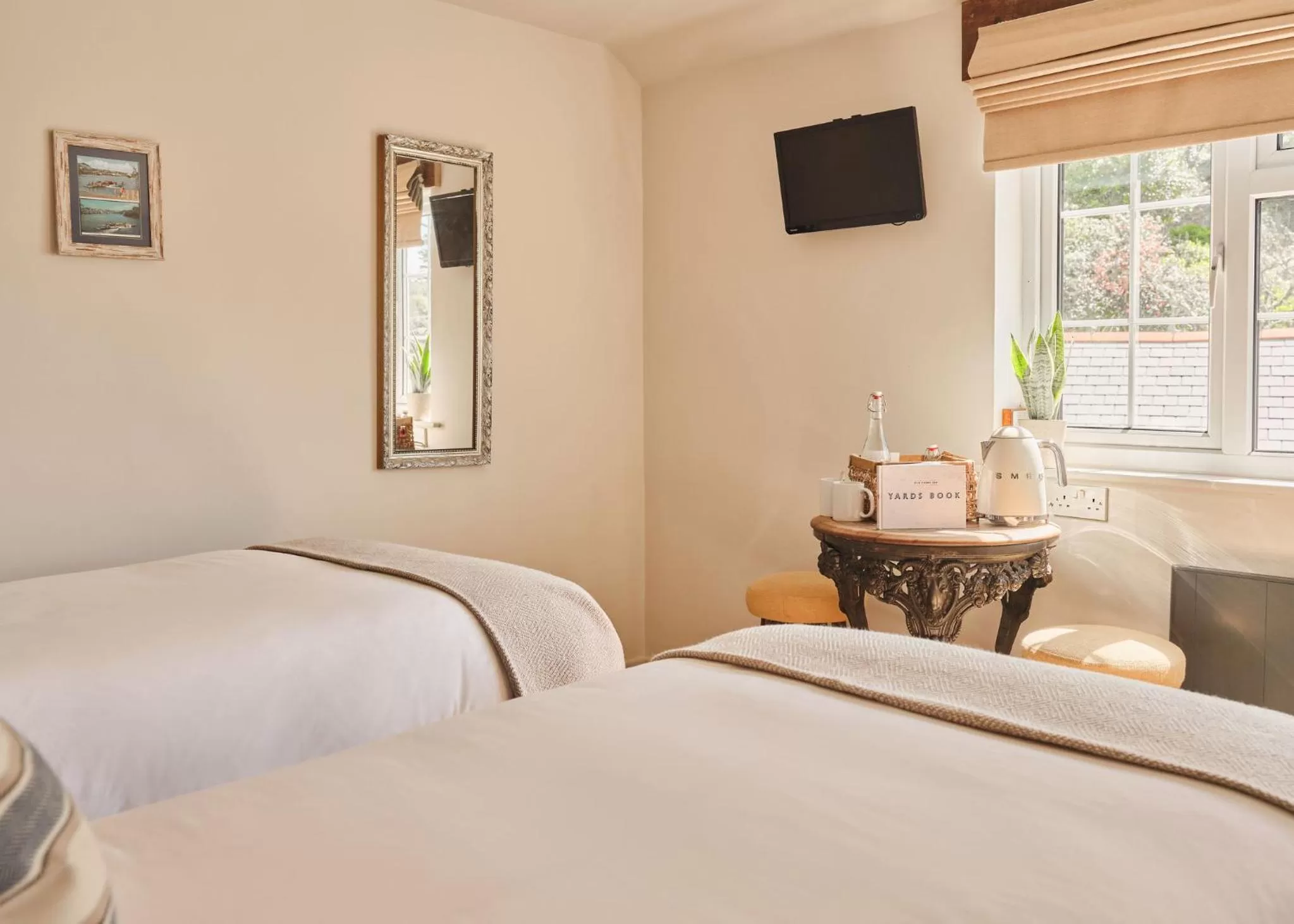 Coffee/tea facilities in The Old Ferry Inn