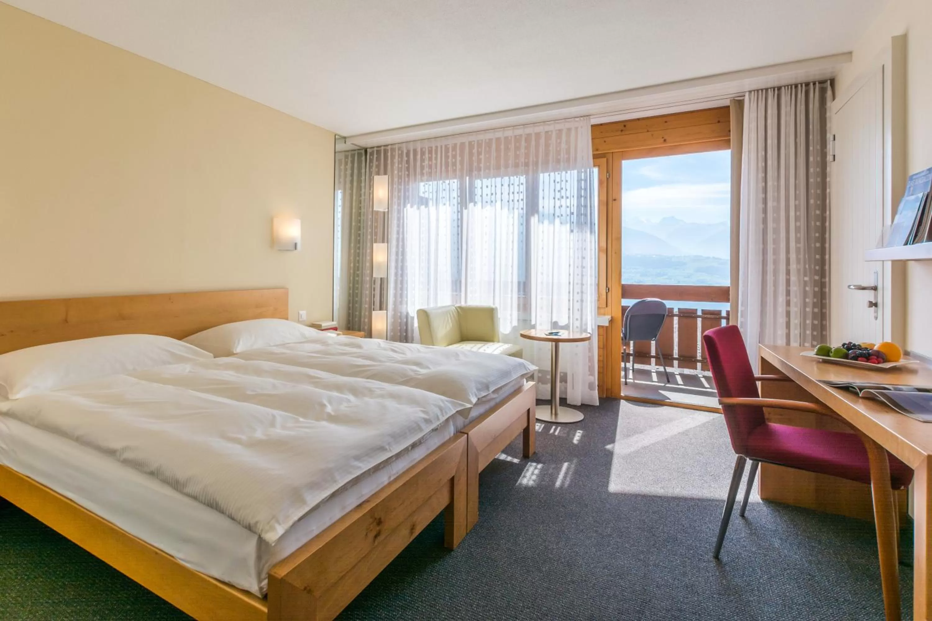 Double Room with Lake View in Solbadhotel Sigriswil