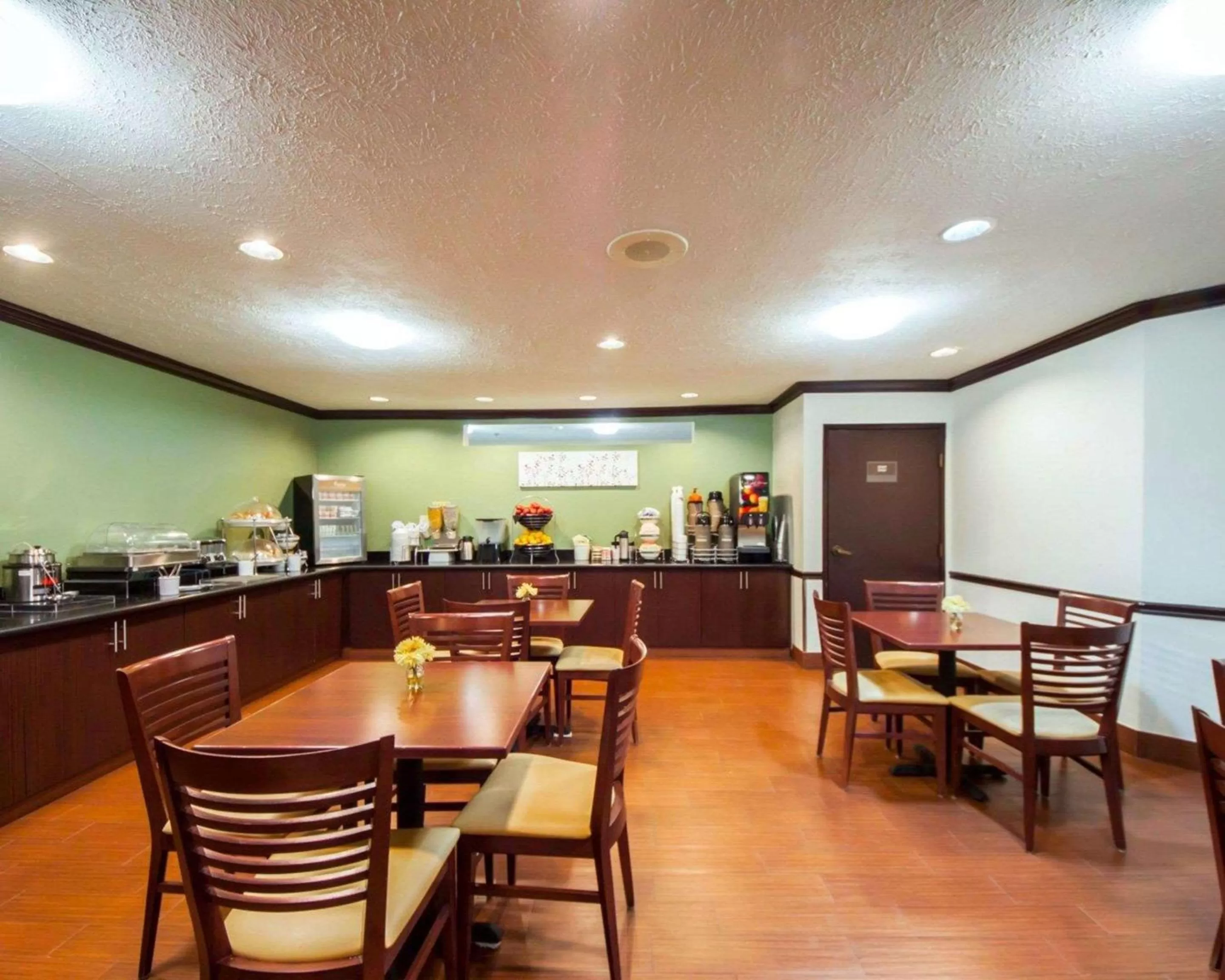 Restaurant/places to eat in Sleep Inn & Suites Edmond near University