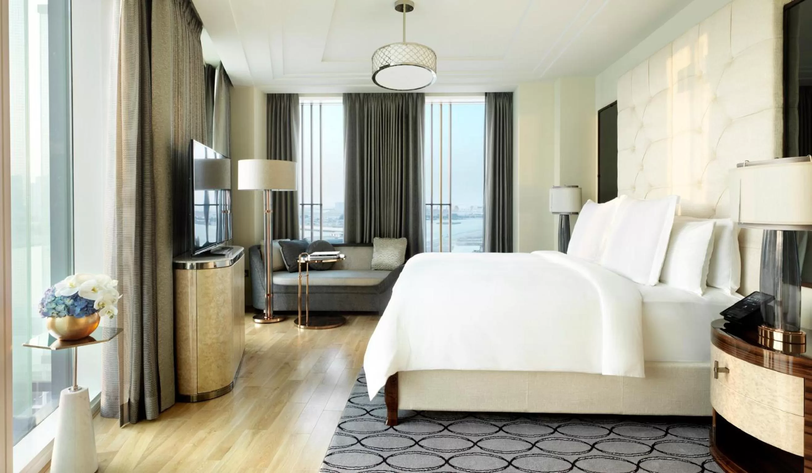 Executive King Suite with City View in Four Seasons Hotel Abu Dhabi at Al Maryah Island