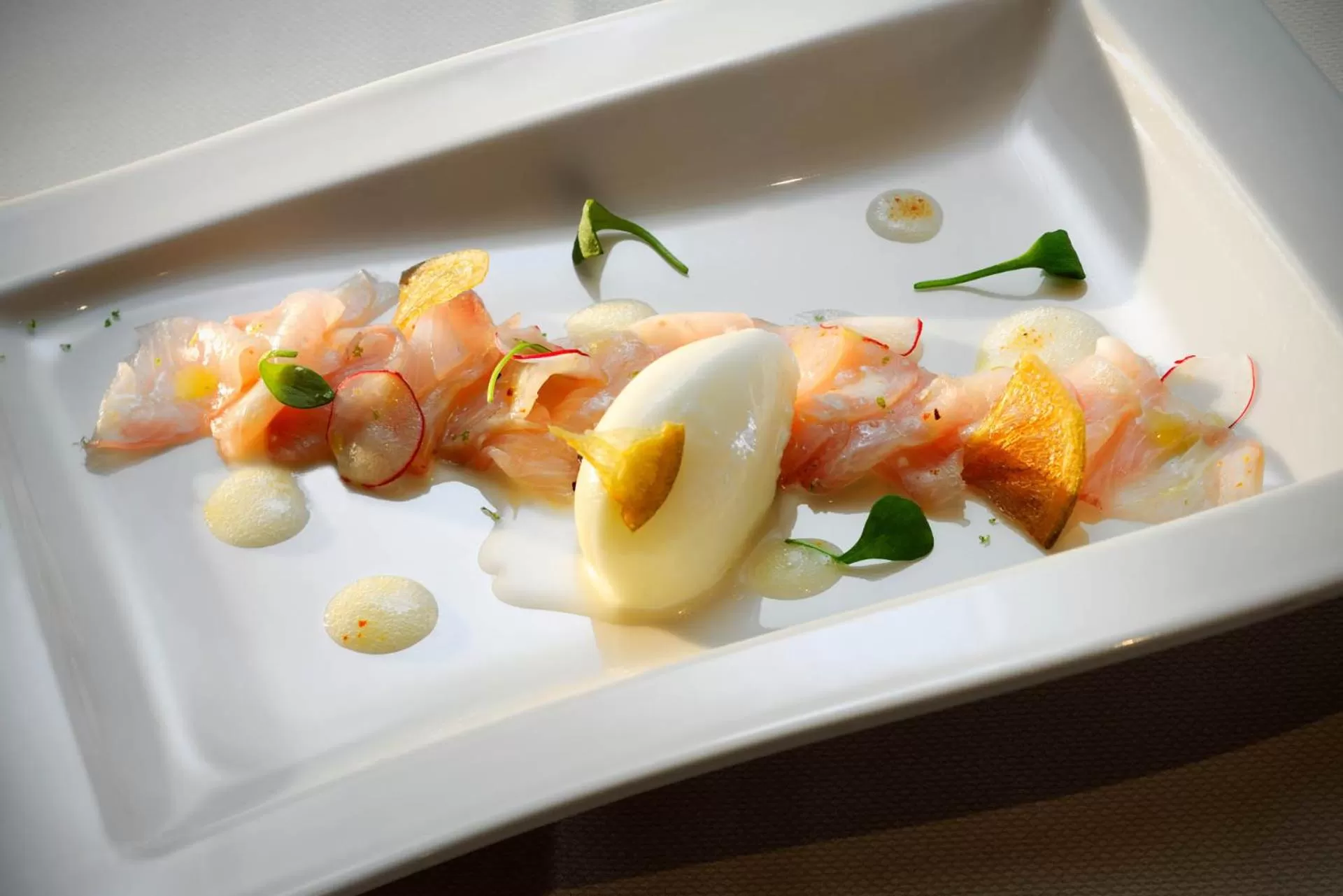 Food and drinks in Crystal Hotel superior