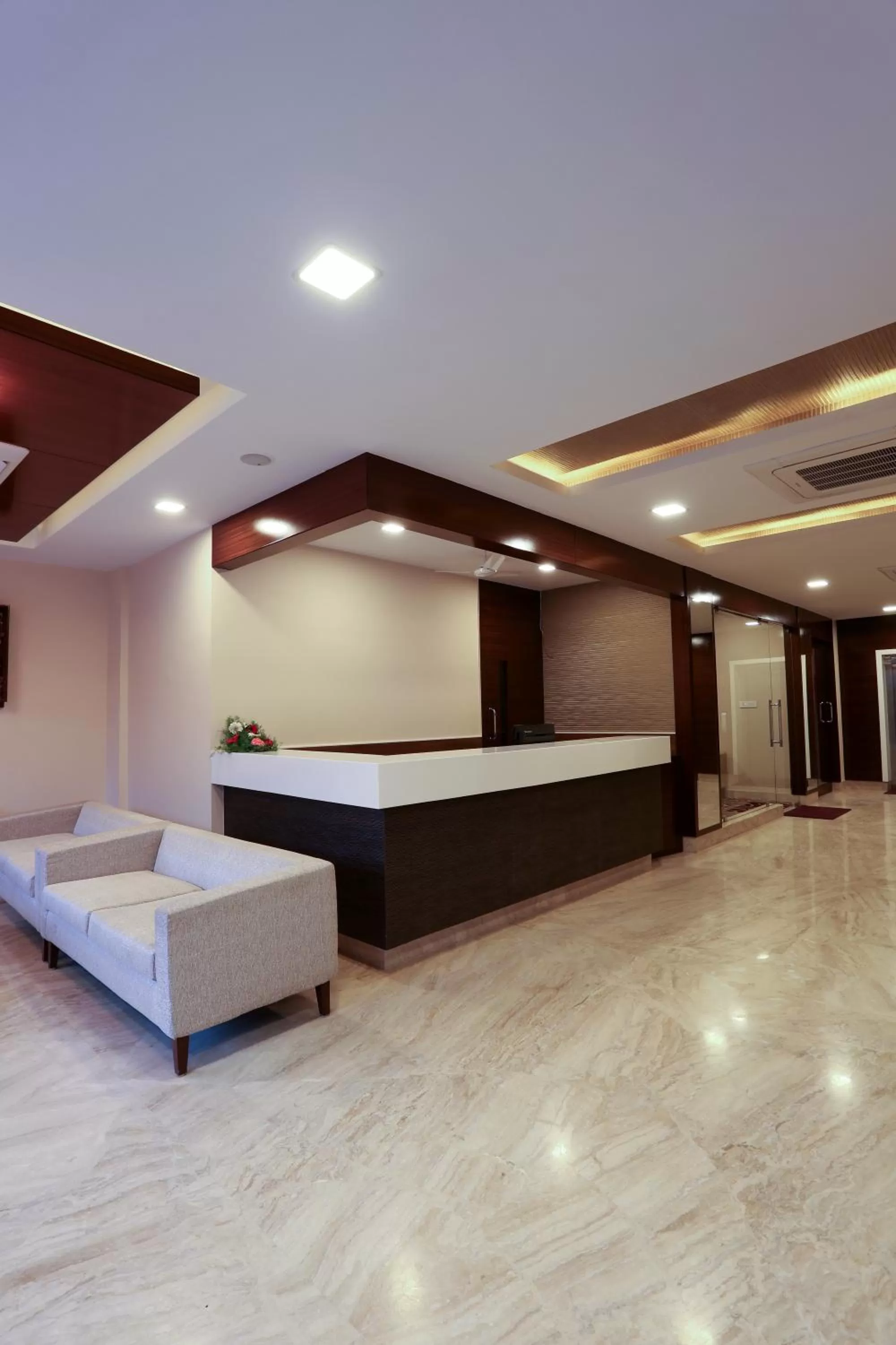 Lobby or reception in Fressotel Seetharam