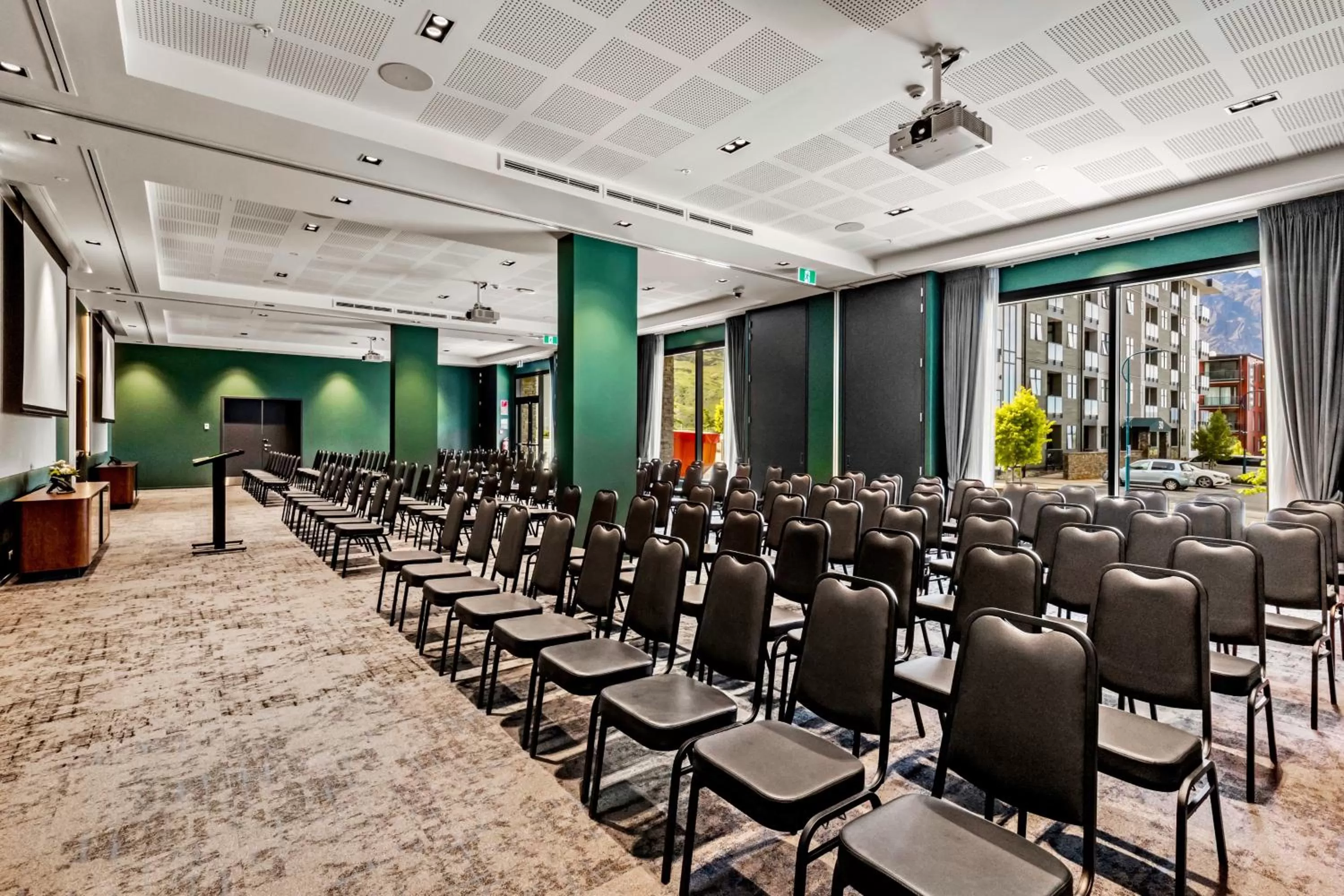 Meeting/conference room in Holiday Inn Queenstown Remarkables Park