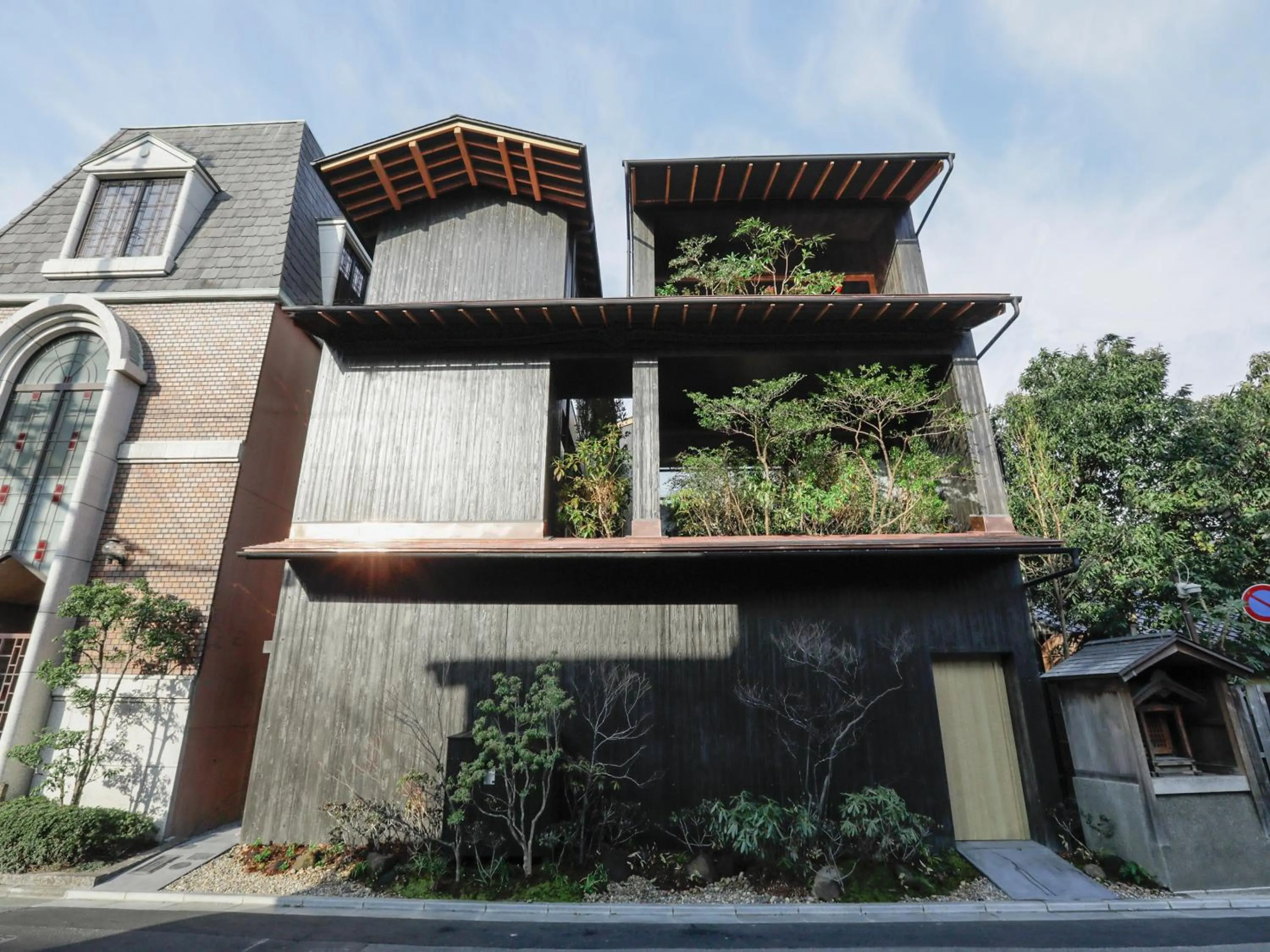 Facade/entrance in Sowaka