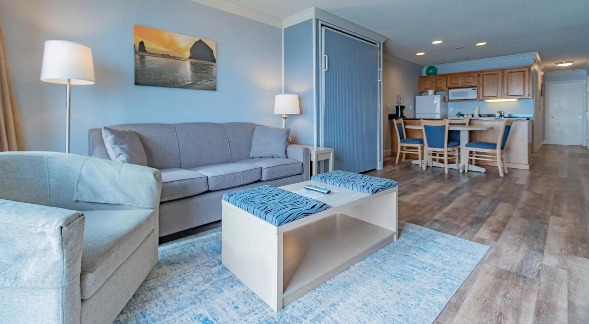 Seating Area in Tolovana Inn