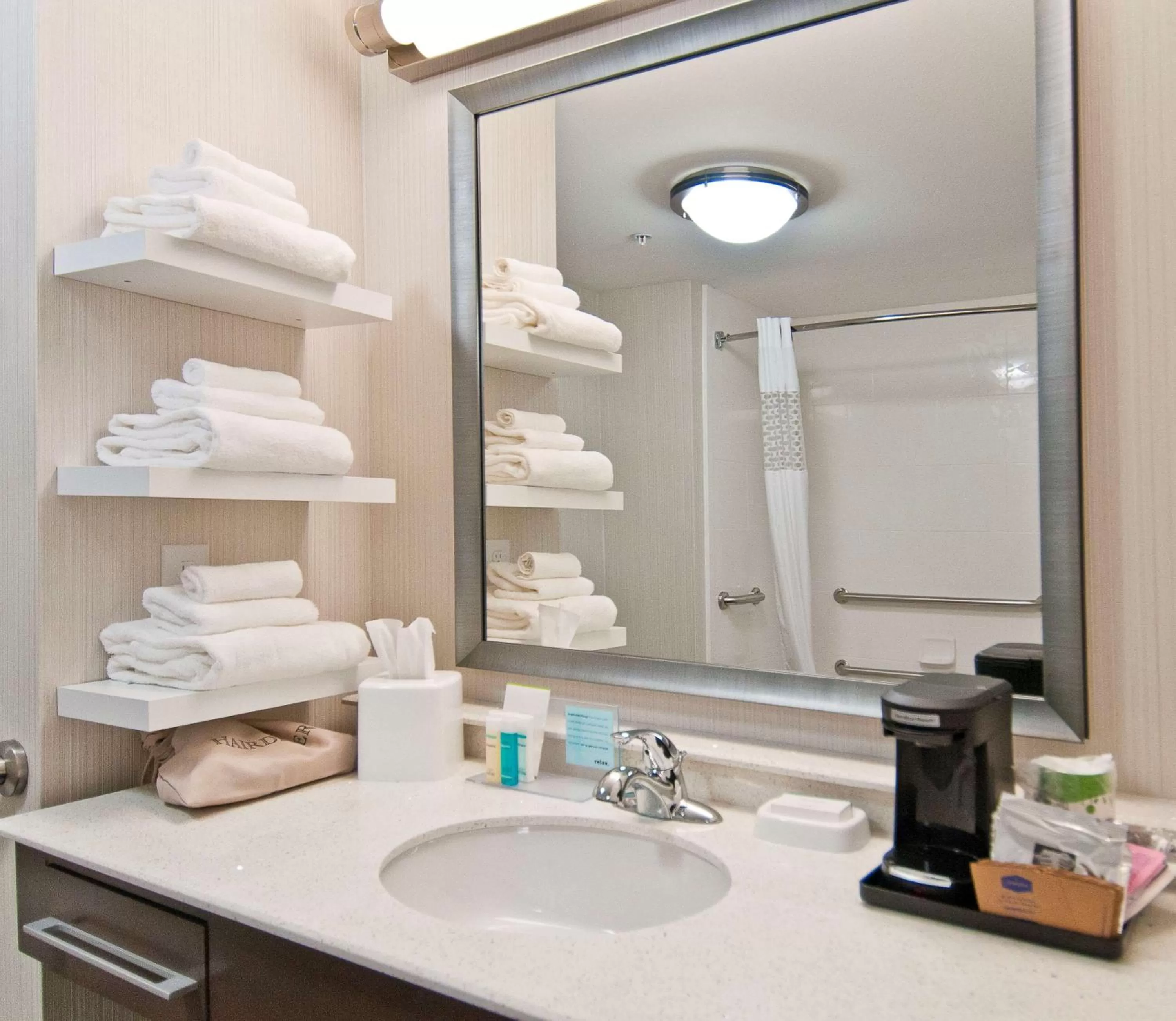 Bathroom in Hampton Inn and Suites Pauls Valley