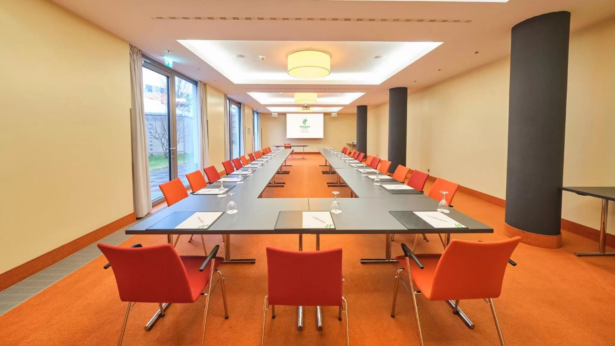Meeting/conference room in Holiday Inn Berlin Airport - Conference Centre by IHG