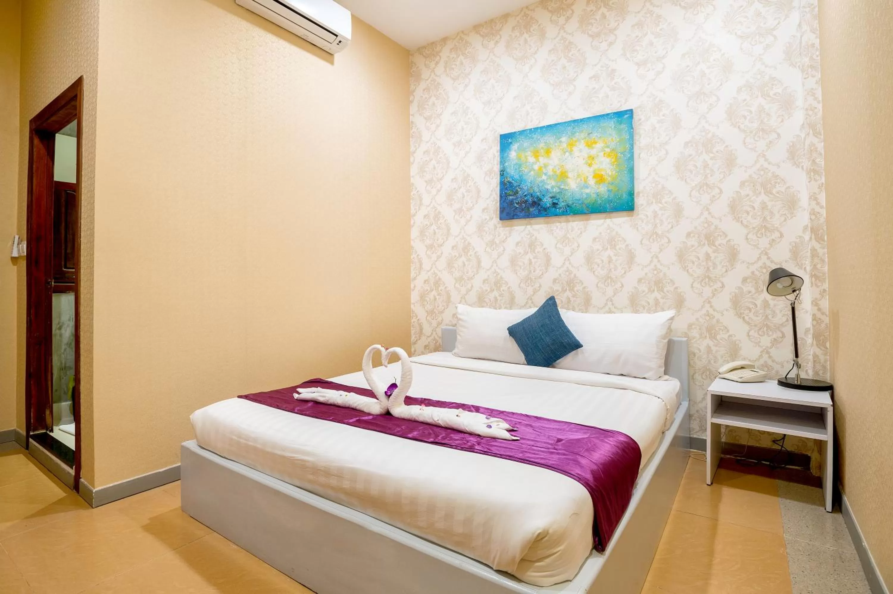 Photo of the whole room, Bed in White Residence Hotel & Apartment