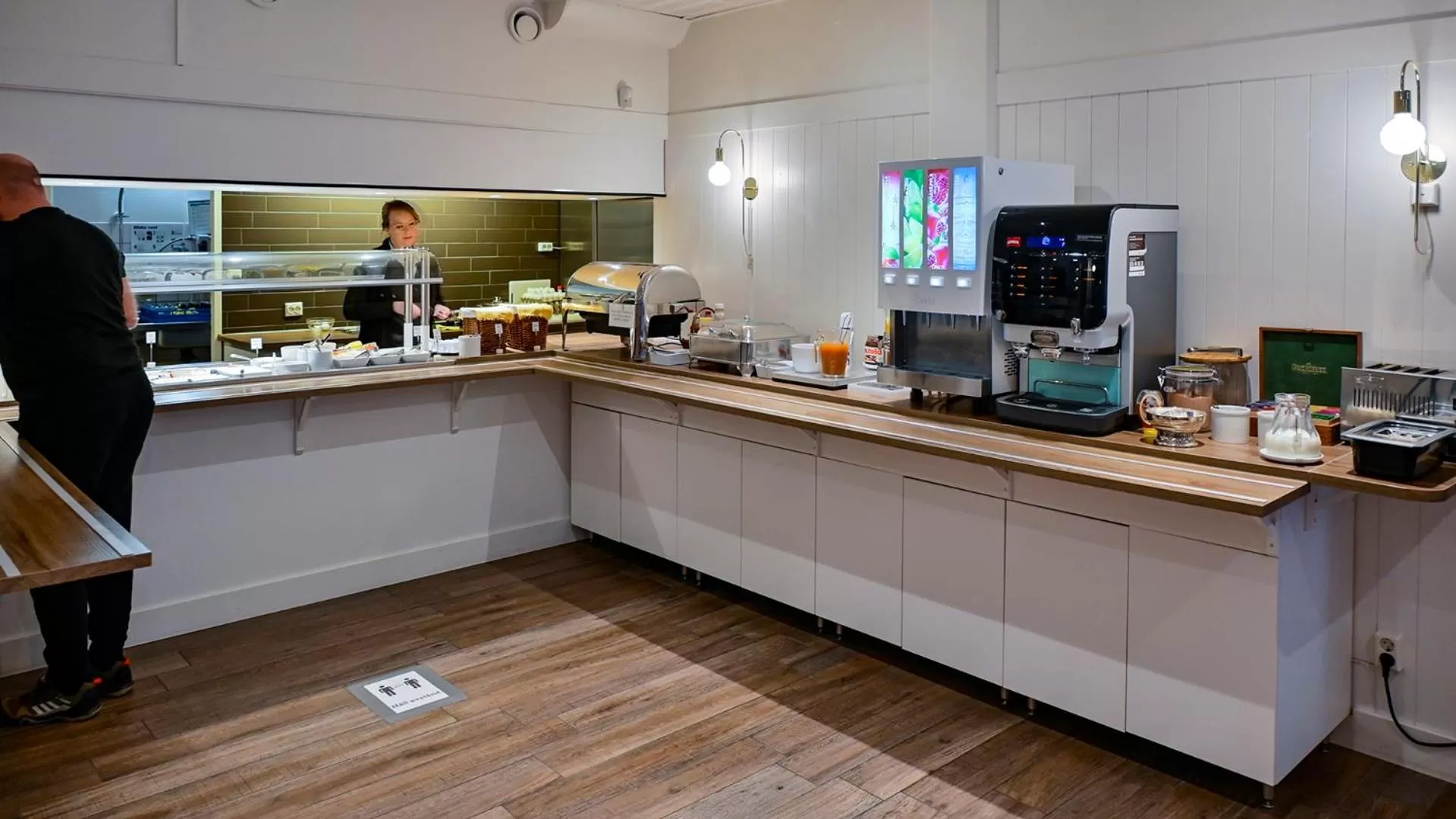 Restaurant/places to eat in Hotel Amadeus by First