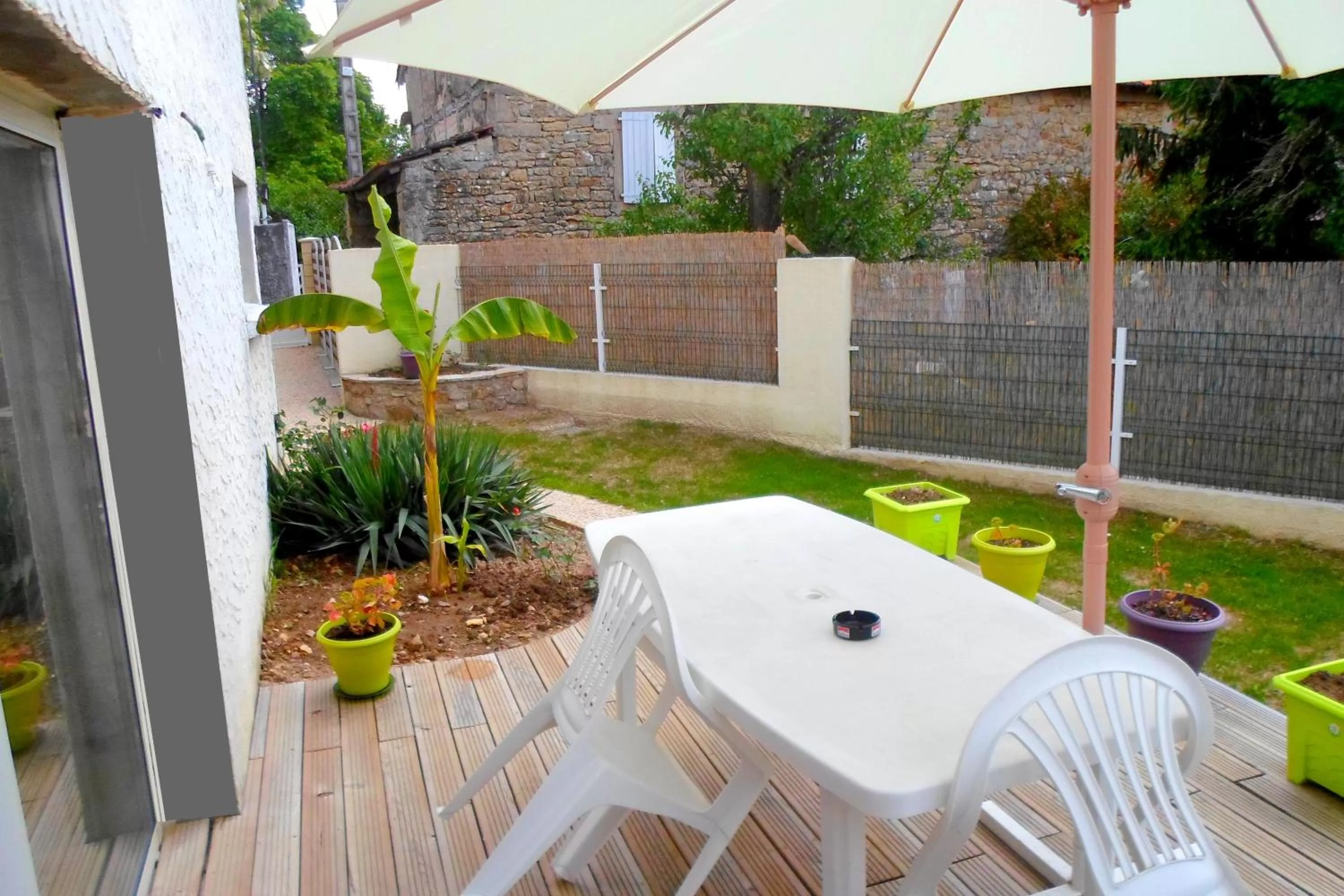 Patio in Chambres d'Hôtes Le Clos du Murier