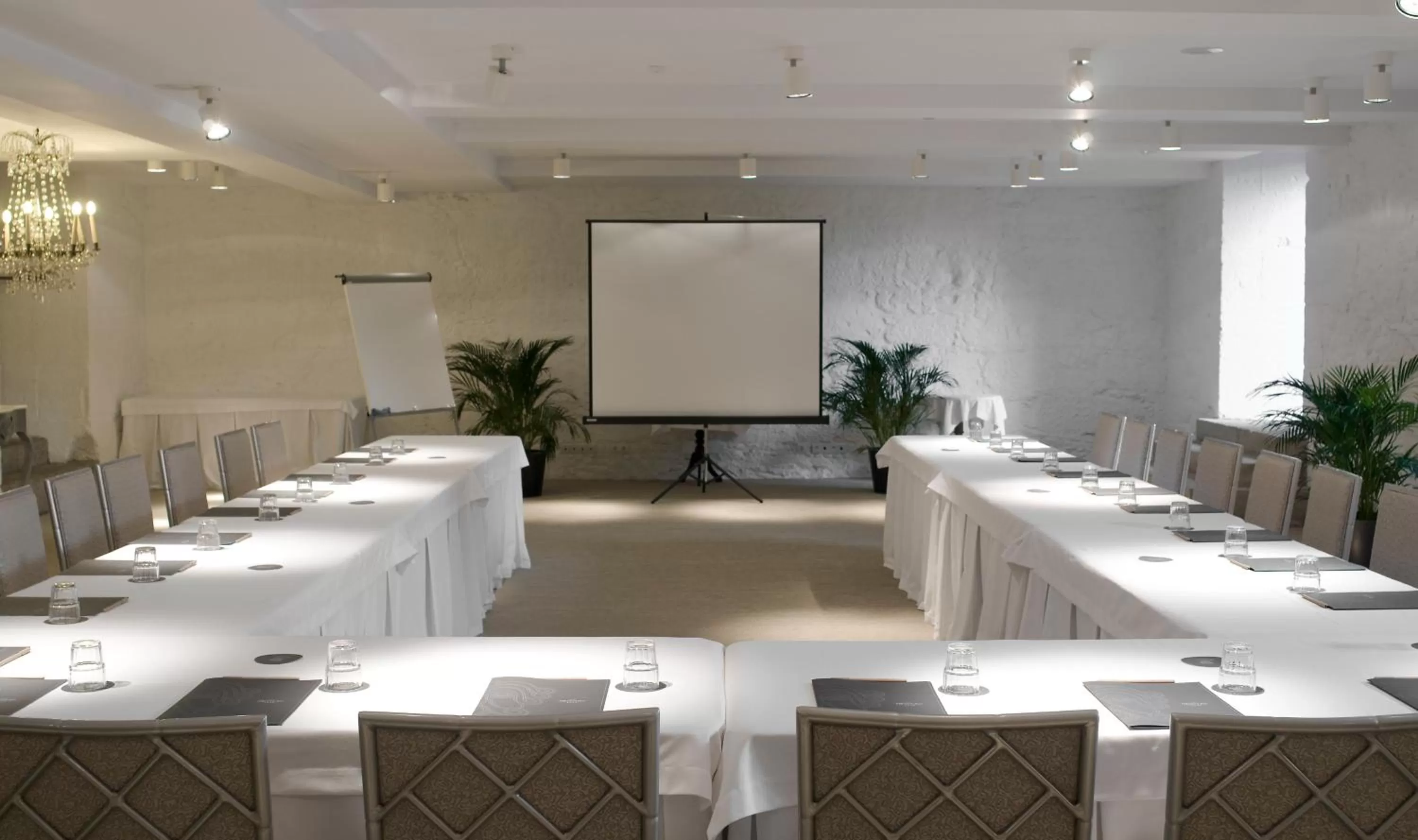 Business facilities in A Quinta Da Auga Hotel Spa Relais & Chateaux
