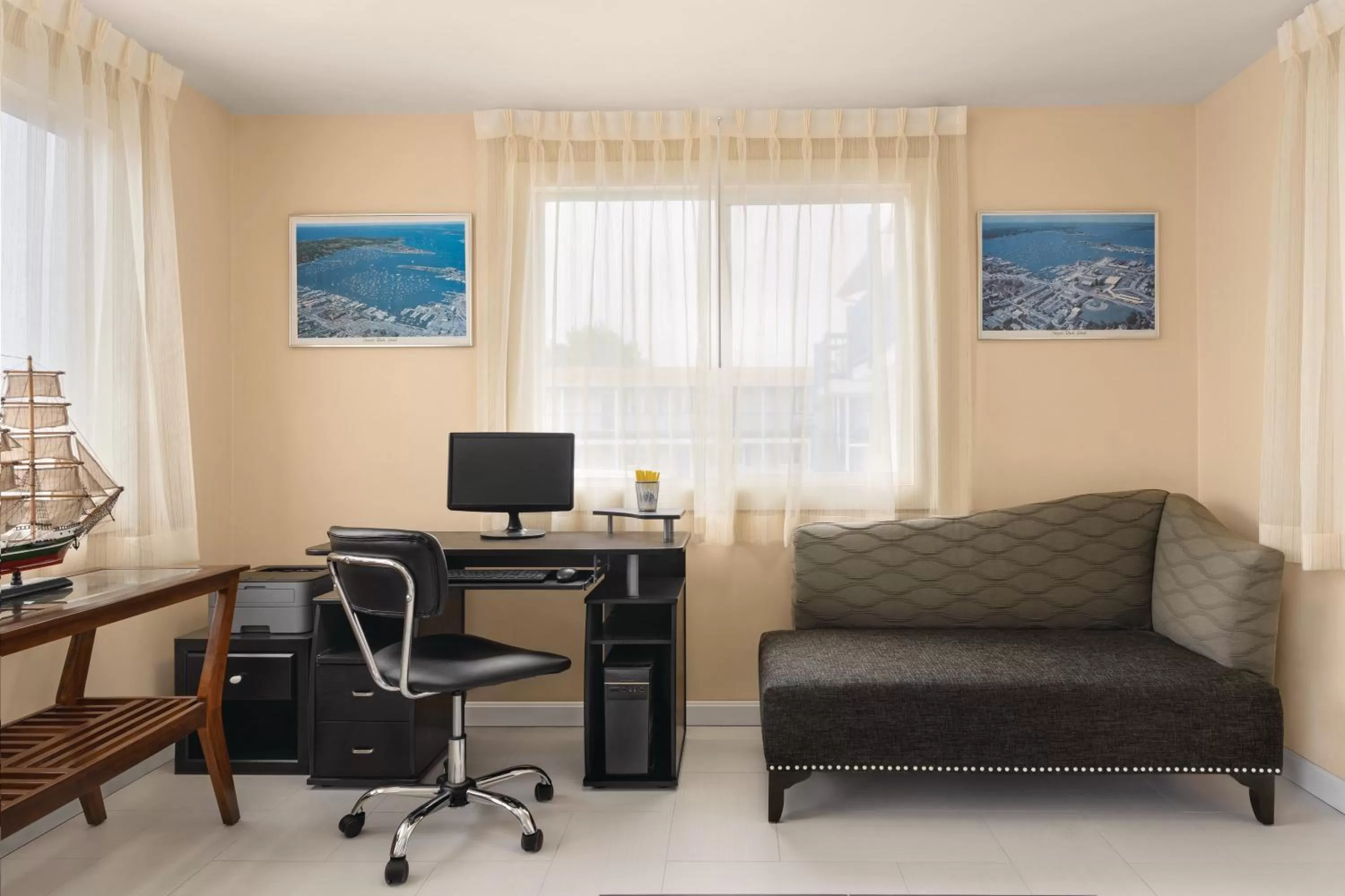 Business facilities in Days Inn by Wyndham Middletown/Newport Area