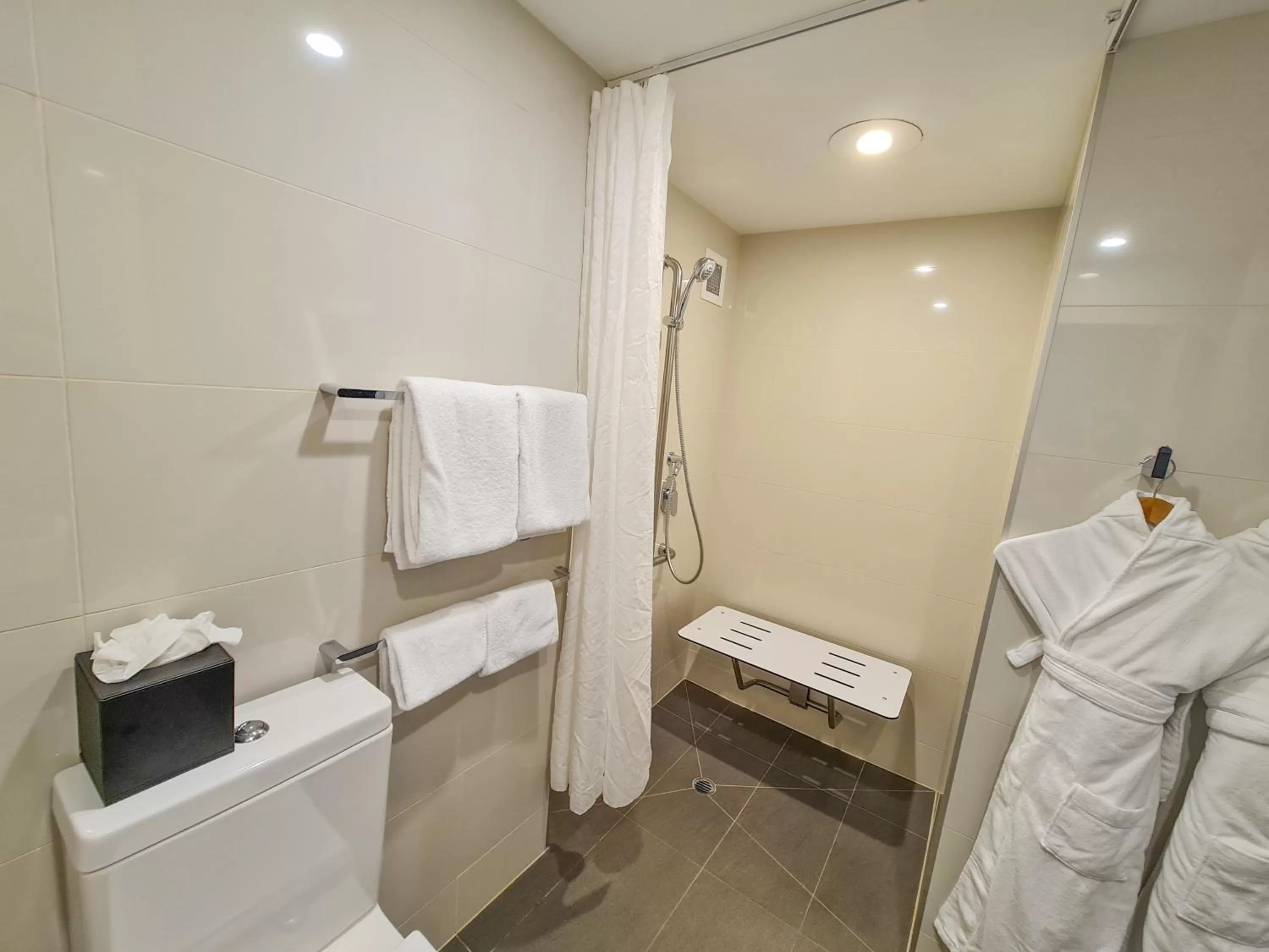 Shower in Chateau On The Park - Christchurch, A Doubletree By Hilton