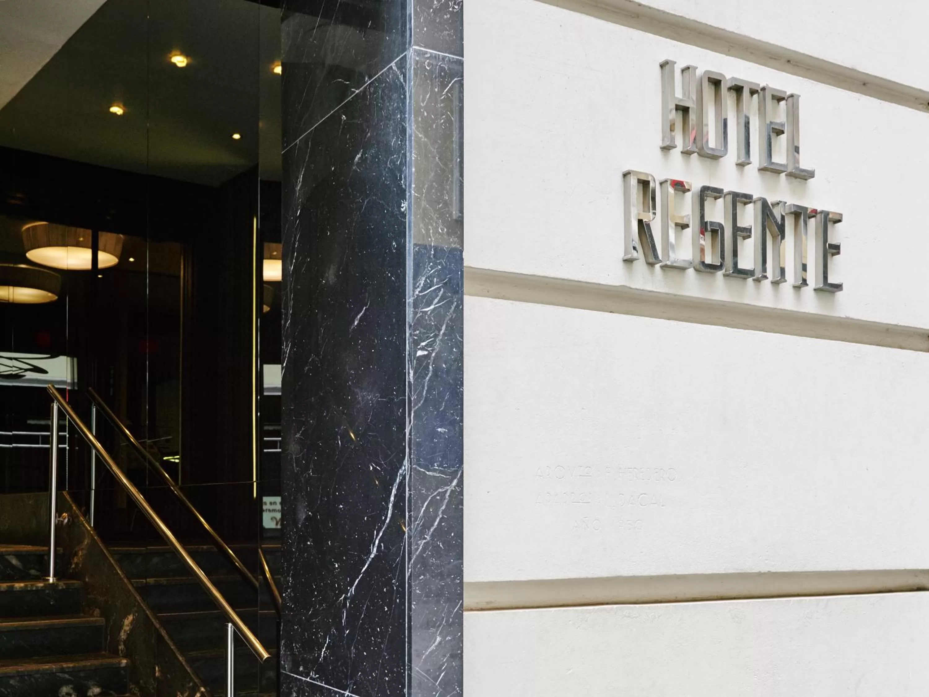 Facade/entrance in Regente Hotel