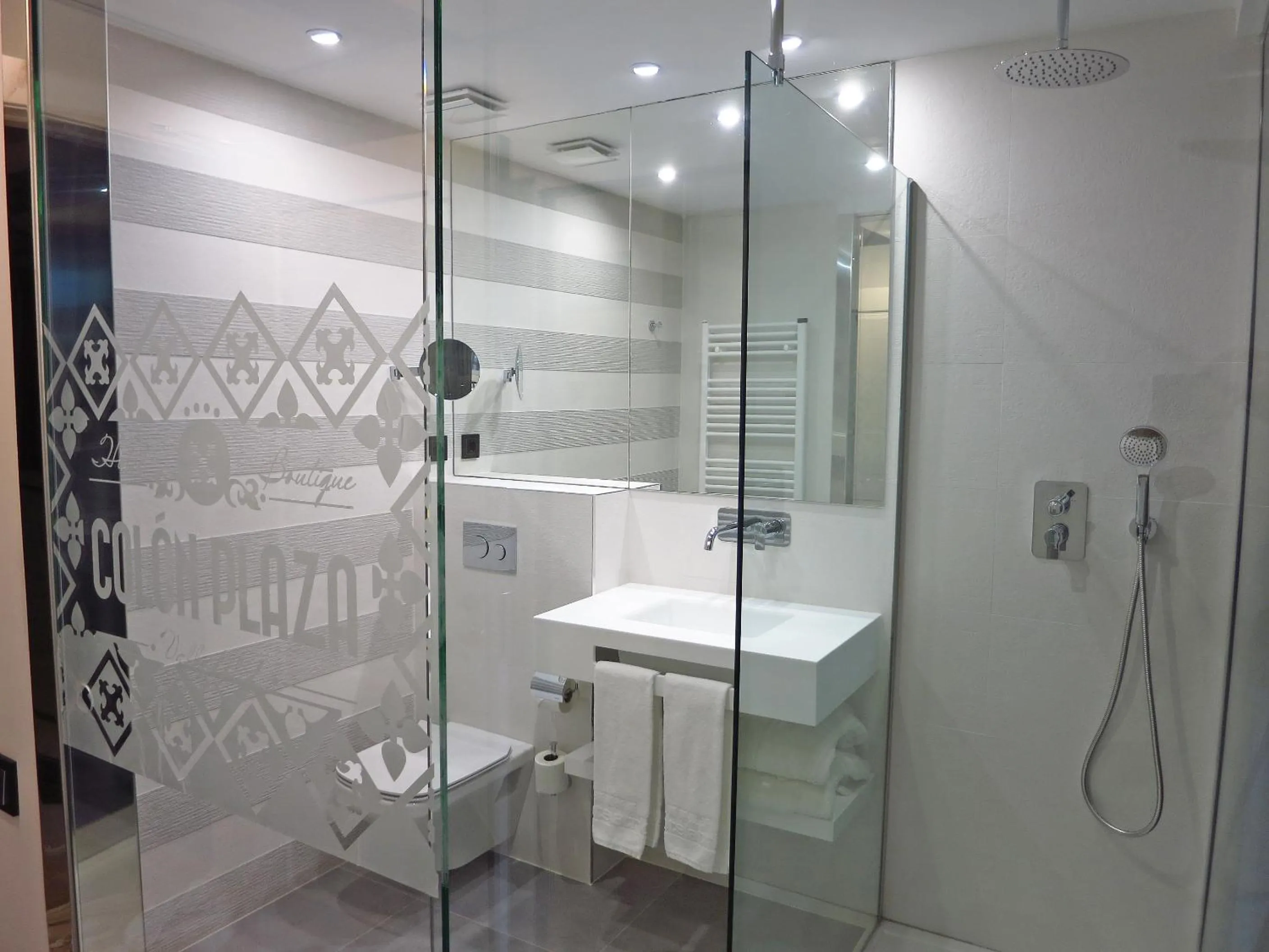 Bathroom in Hotel Colón Plaza