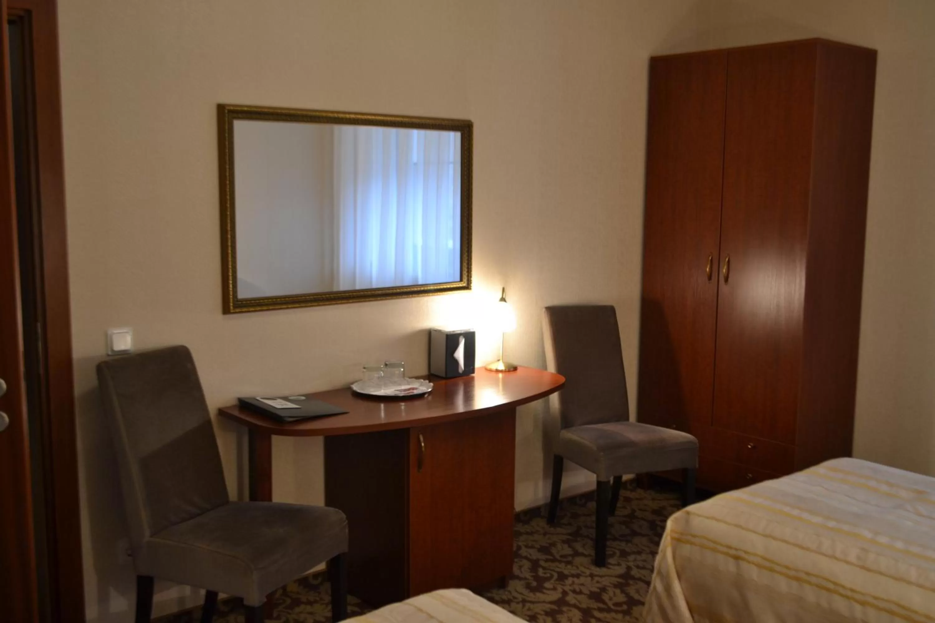 Photo of the whole room, Bed in Gilija