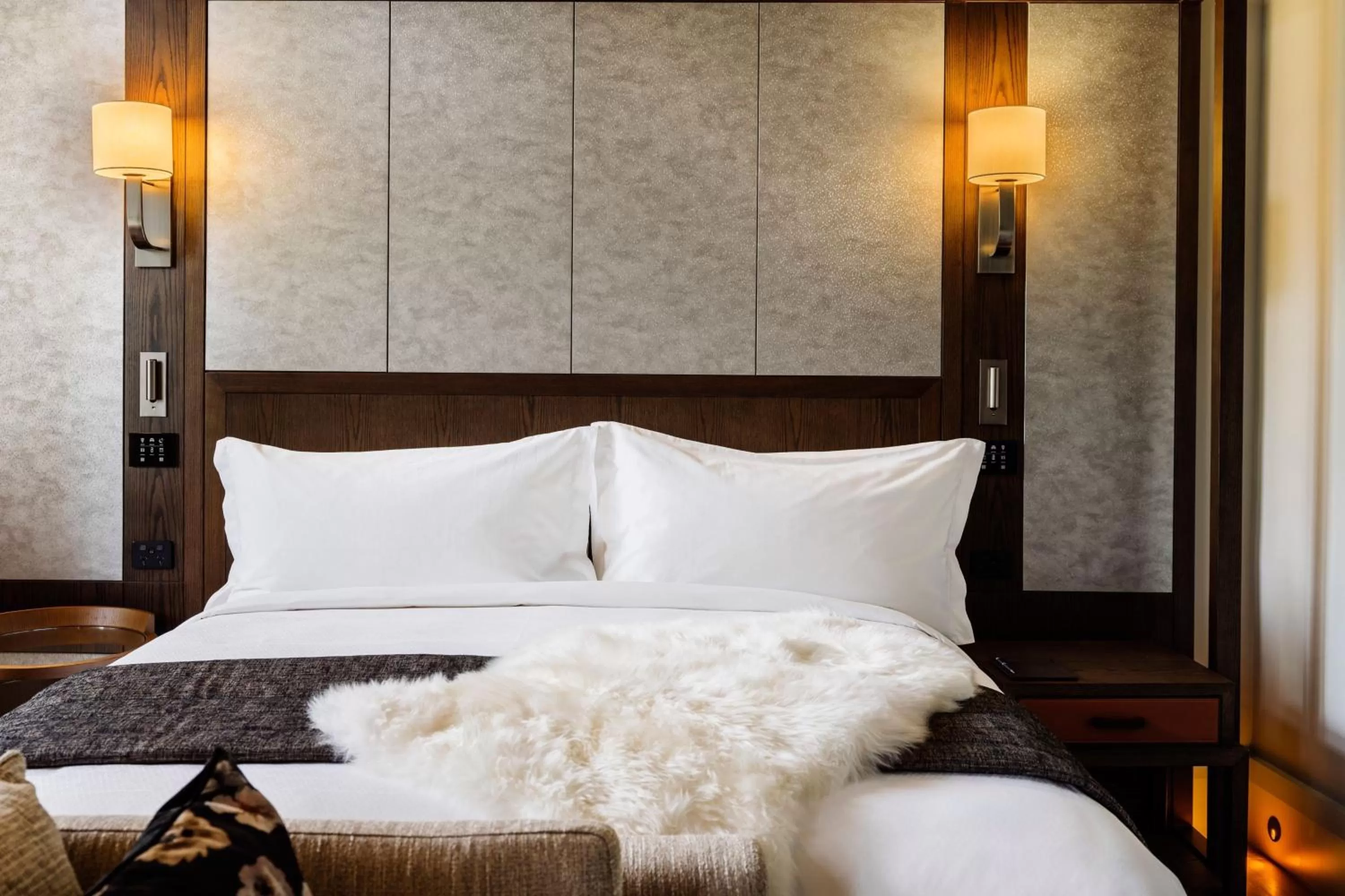 Photo of the whole room, Bed in The Tasman, a Luxury Collection Hotel, Hobart