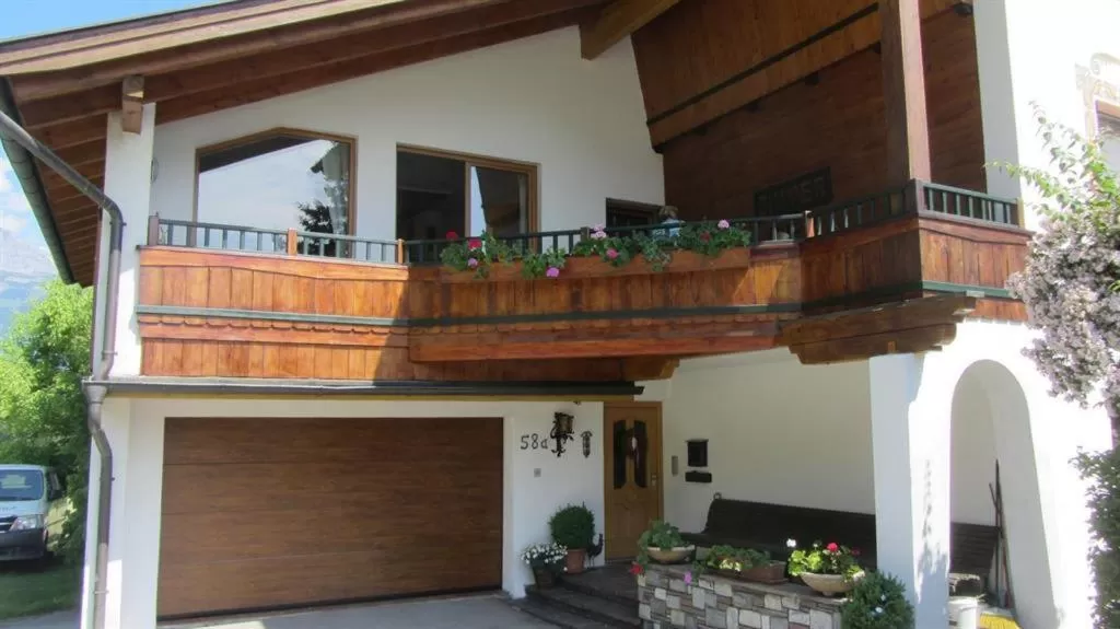 Property building in Haus Hager