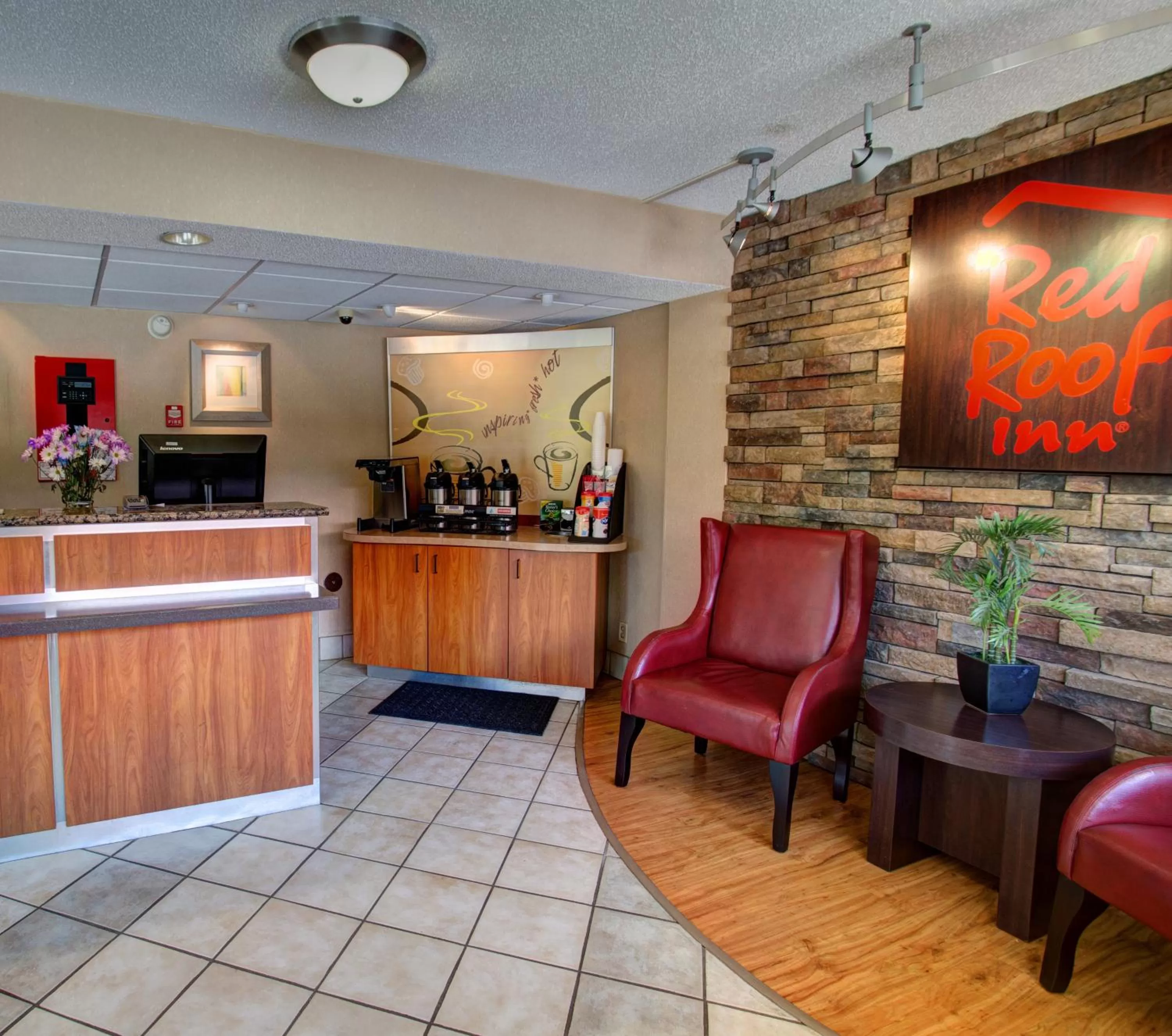 Lobby or reception in Red Roof Inn Pensacola - I-10 at Davis Highway