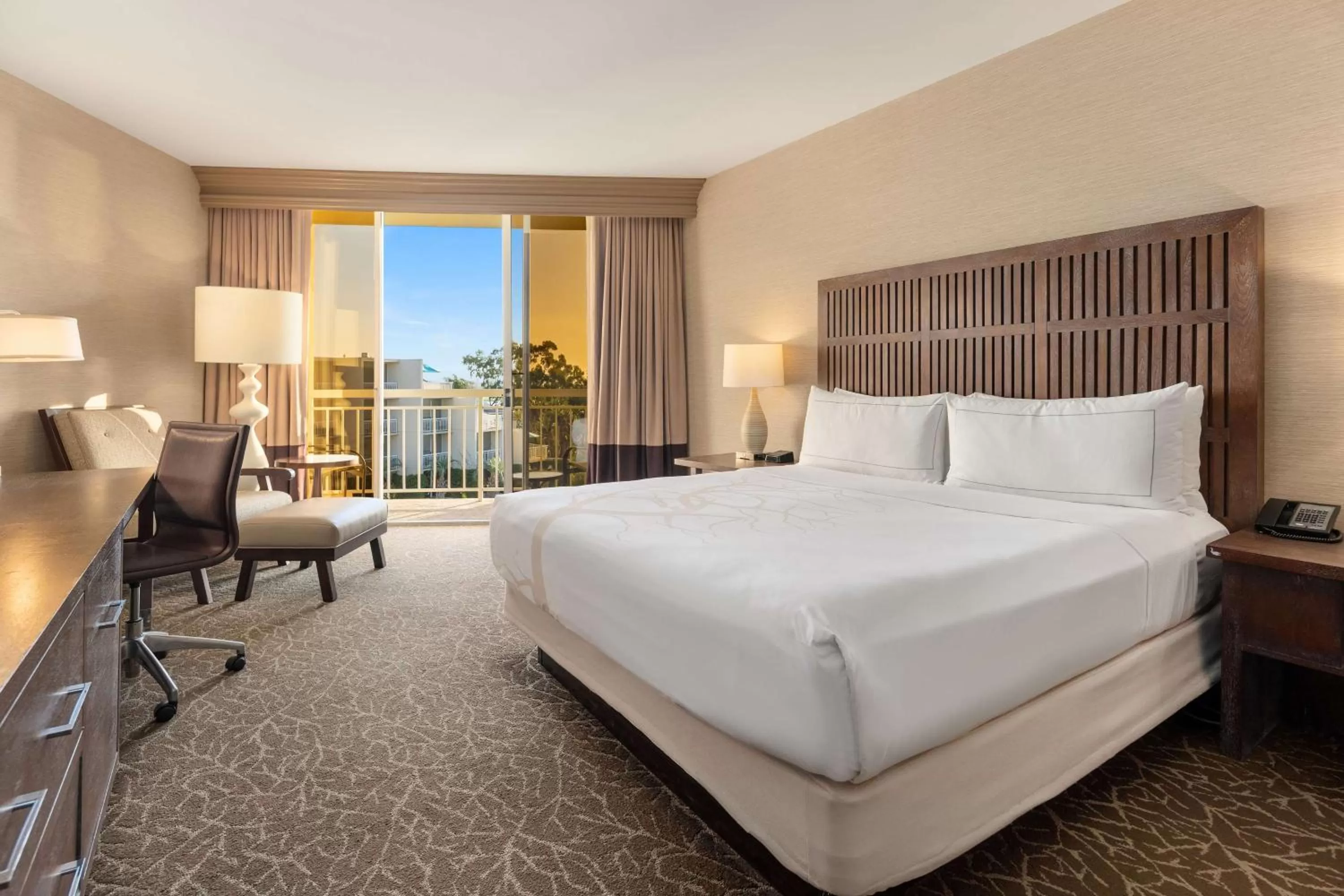 Bed in Hilton La Jolla Torrey Pines