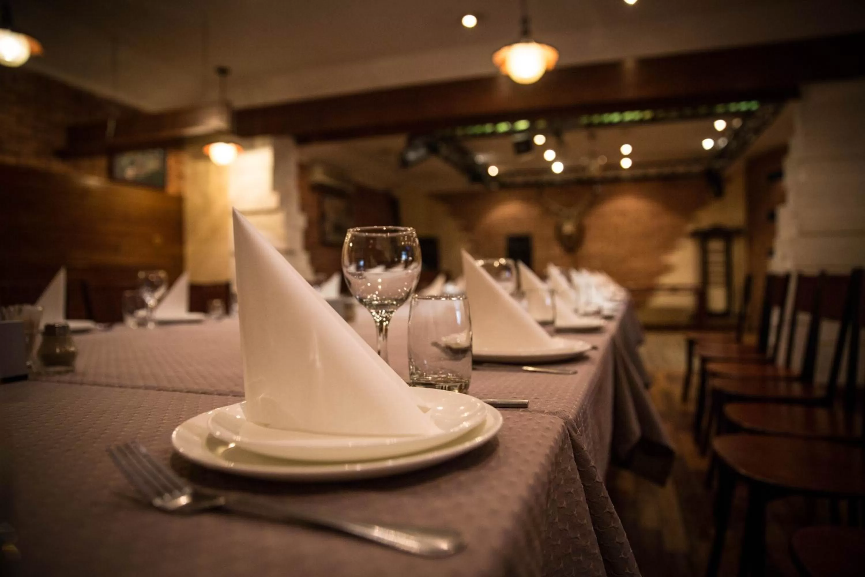 Restaurant/places to eat in Alpen Ville