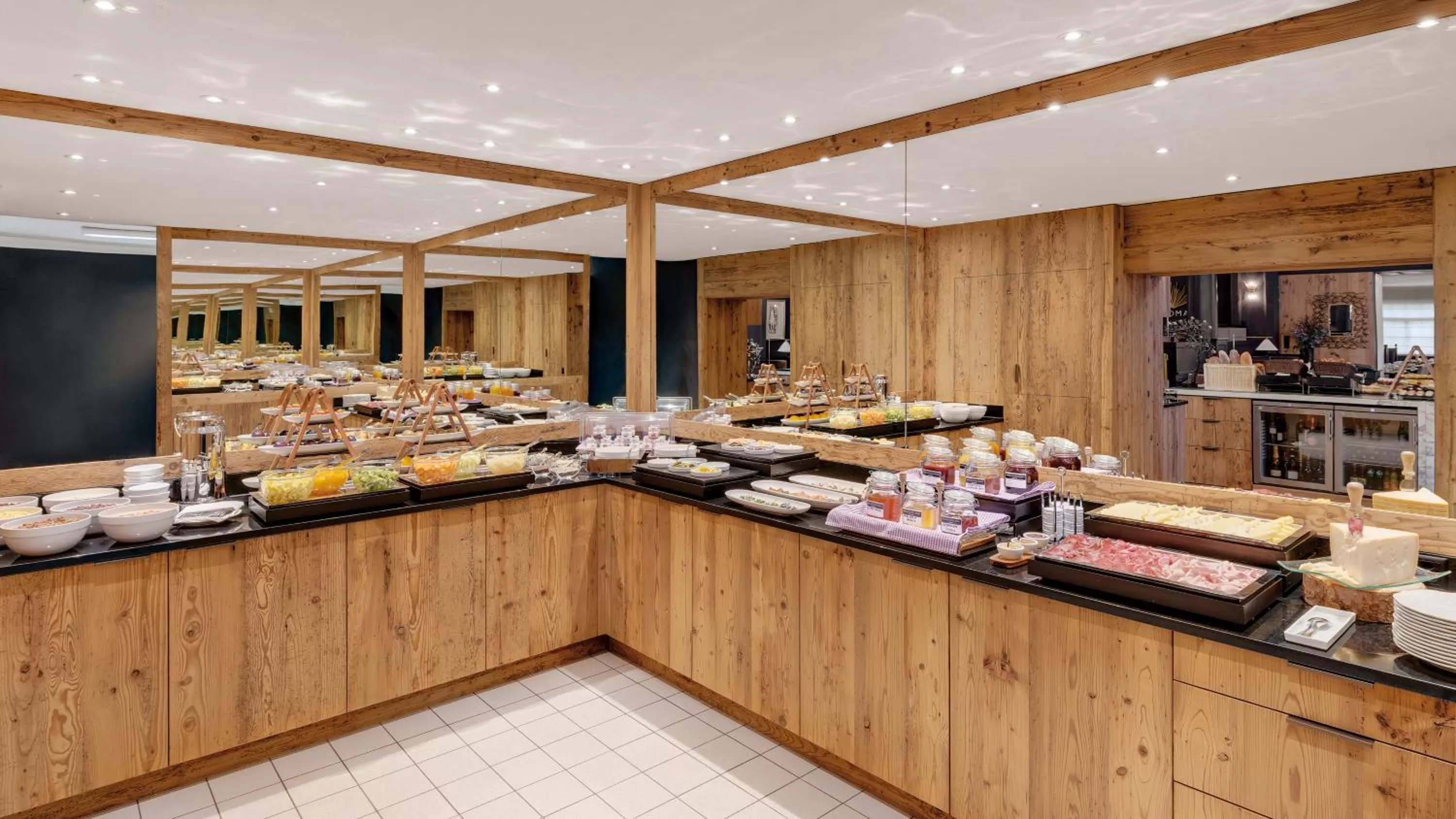 Buffet breakfast in Morosani Schweizerhof