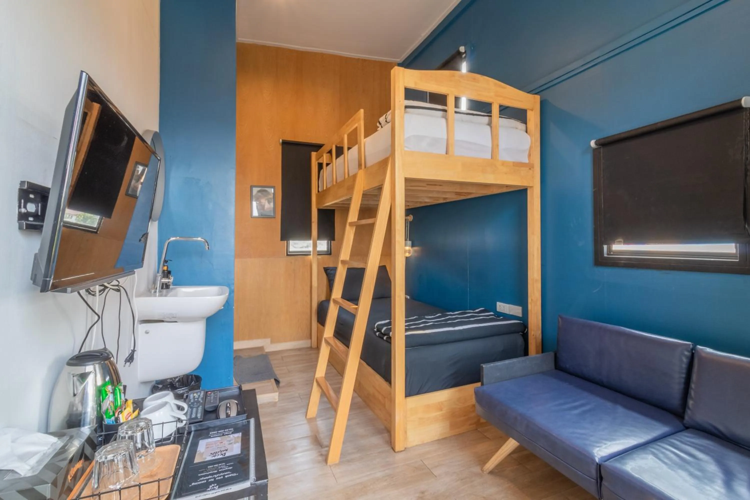 Twin Room in Beige Poshtels