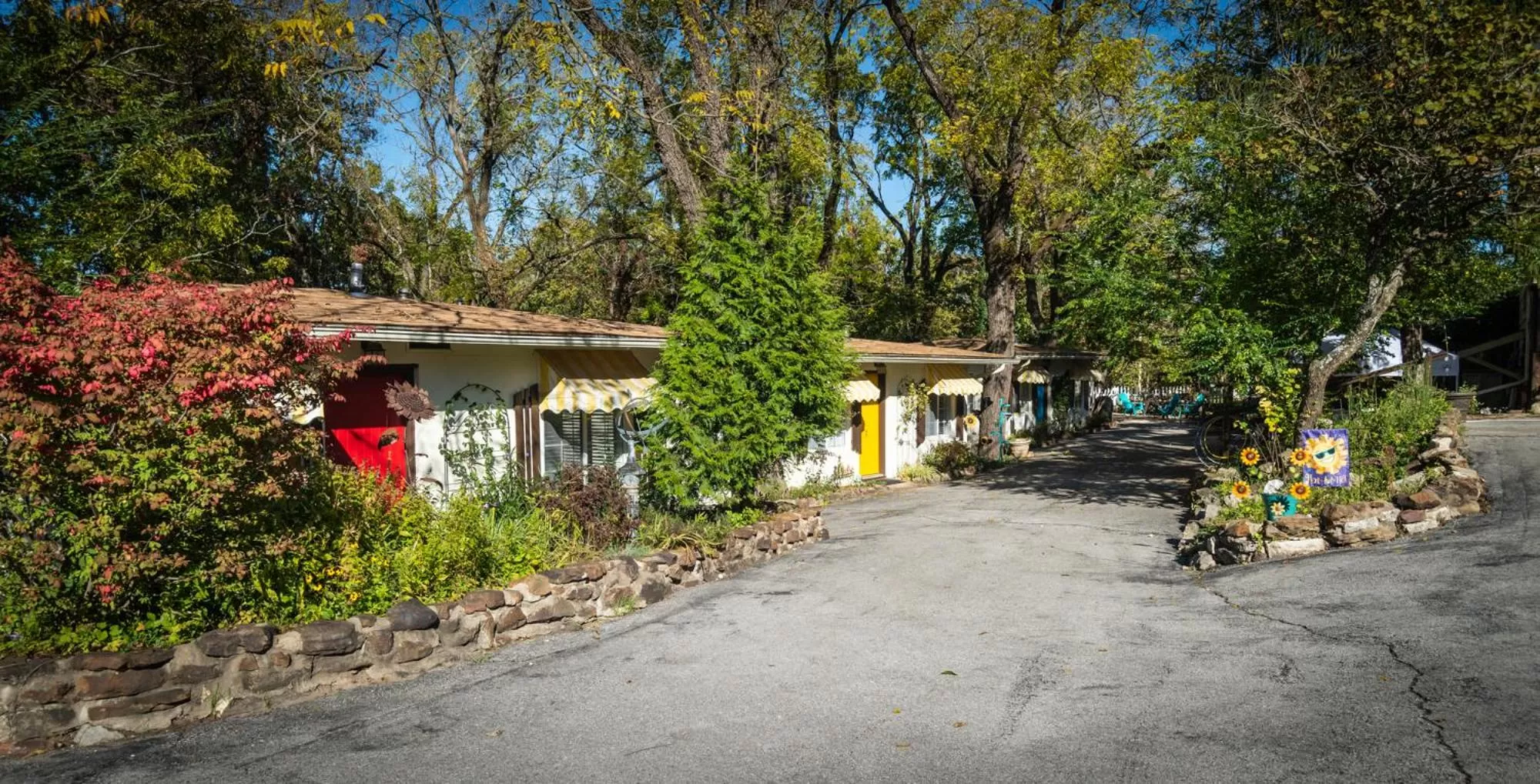 Property Building in Sherwood Court Cottages