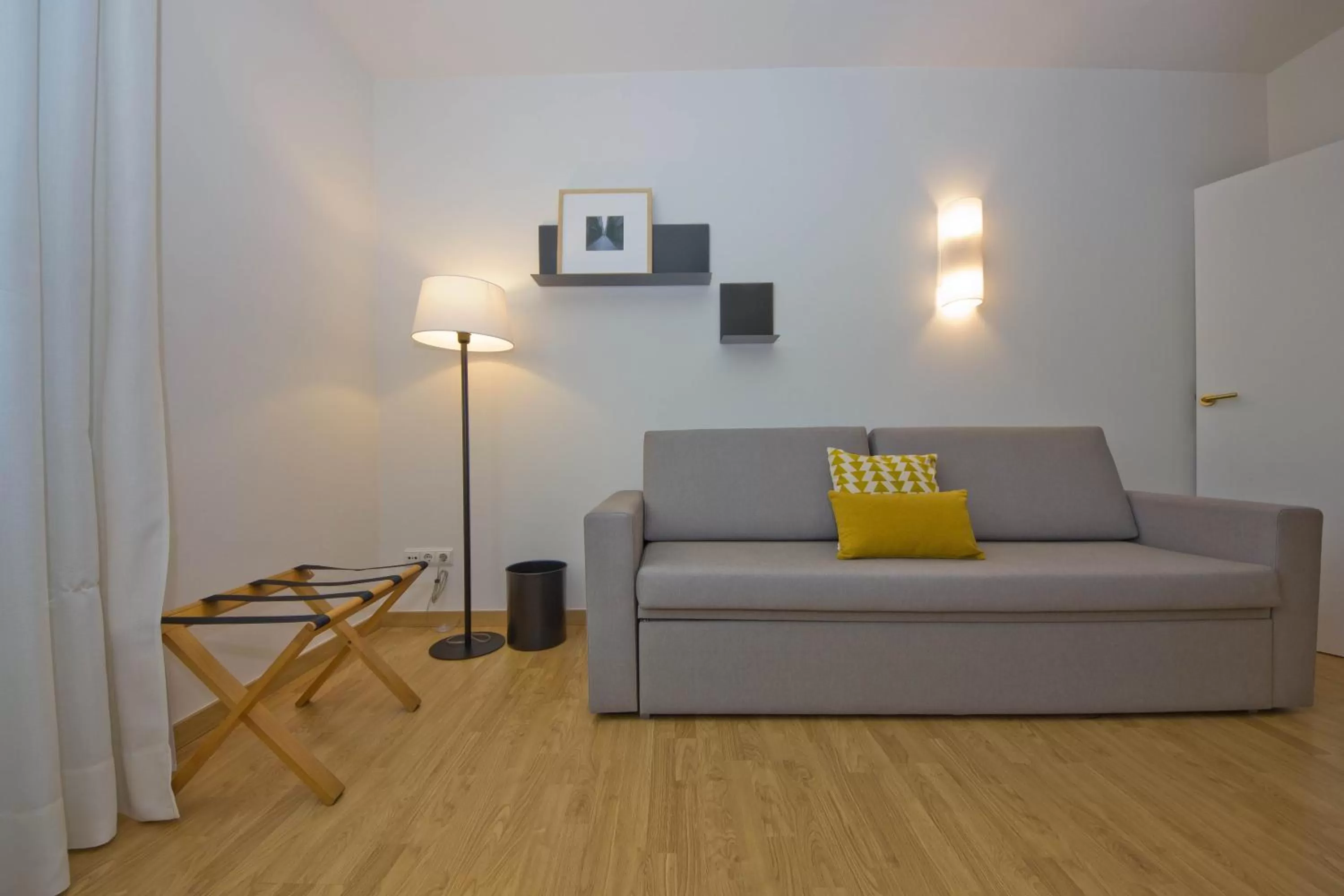 Seating area in Aparthotel Atenea Valles